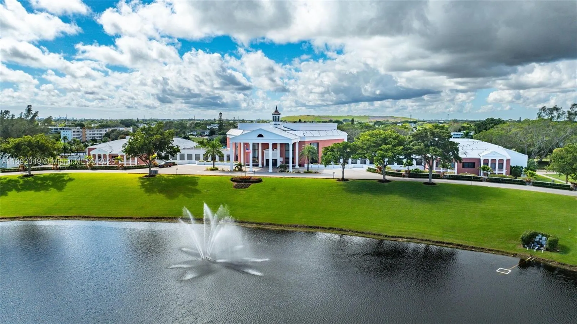 Property Slideshow image 35 of 39 | 213 oakridge n # 213, Deerfield Beach, FL, 33442