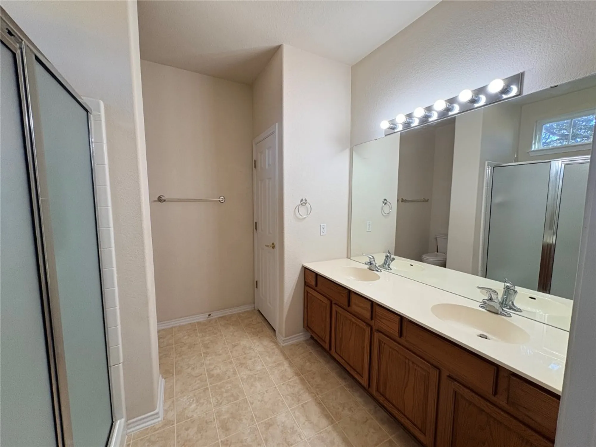 Property Slideshow image 18 of 29 | 318 crockett loop, Georgetown, TX, 78633