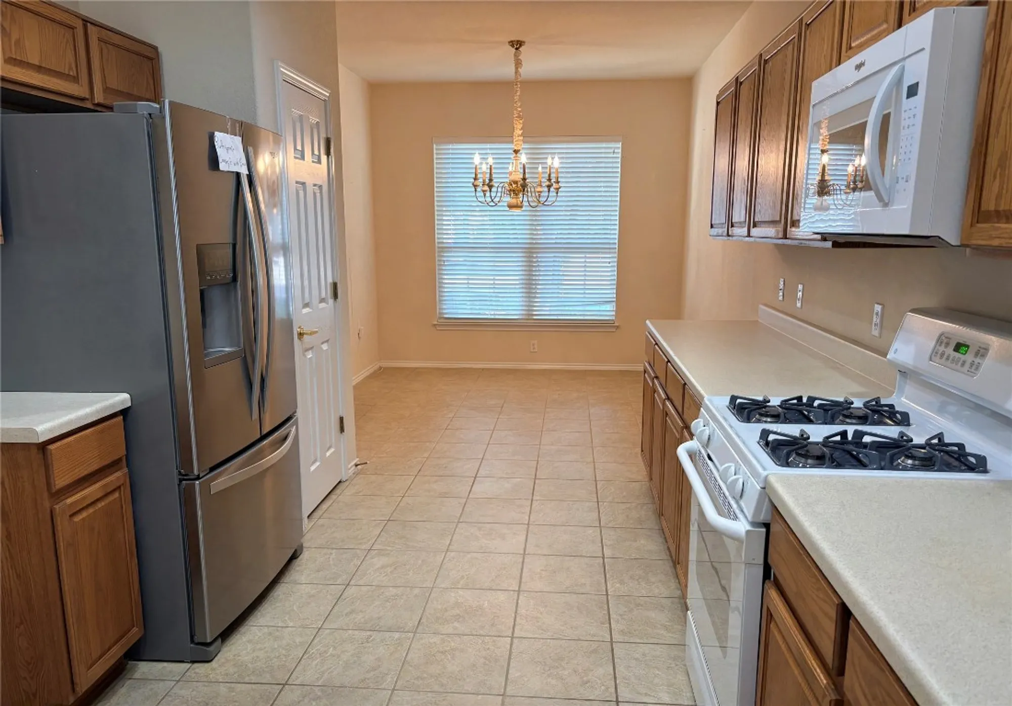 Property Slideshow image 7 of 29 | 318 crockett loop, Georgetown, TX, 78633