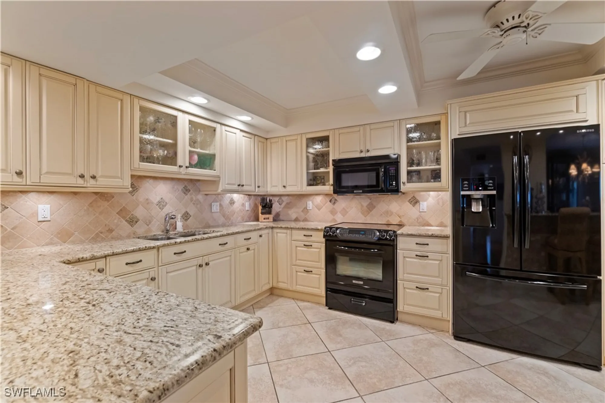 Property Slideshow image 15 of 50 | 3399 gulf shore blvd n ph-south, Naples, FL, 34103