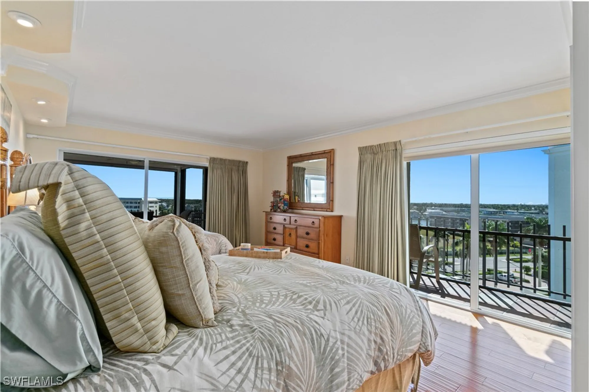 Property Slideshow image 23 of 50 | 3399 gulf shore blvd n ph-south, Naples, FL, 34103