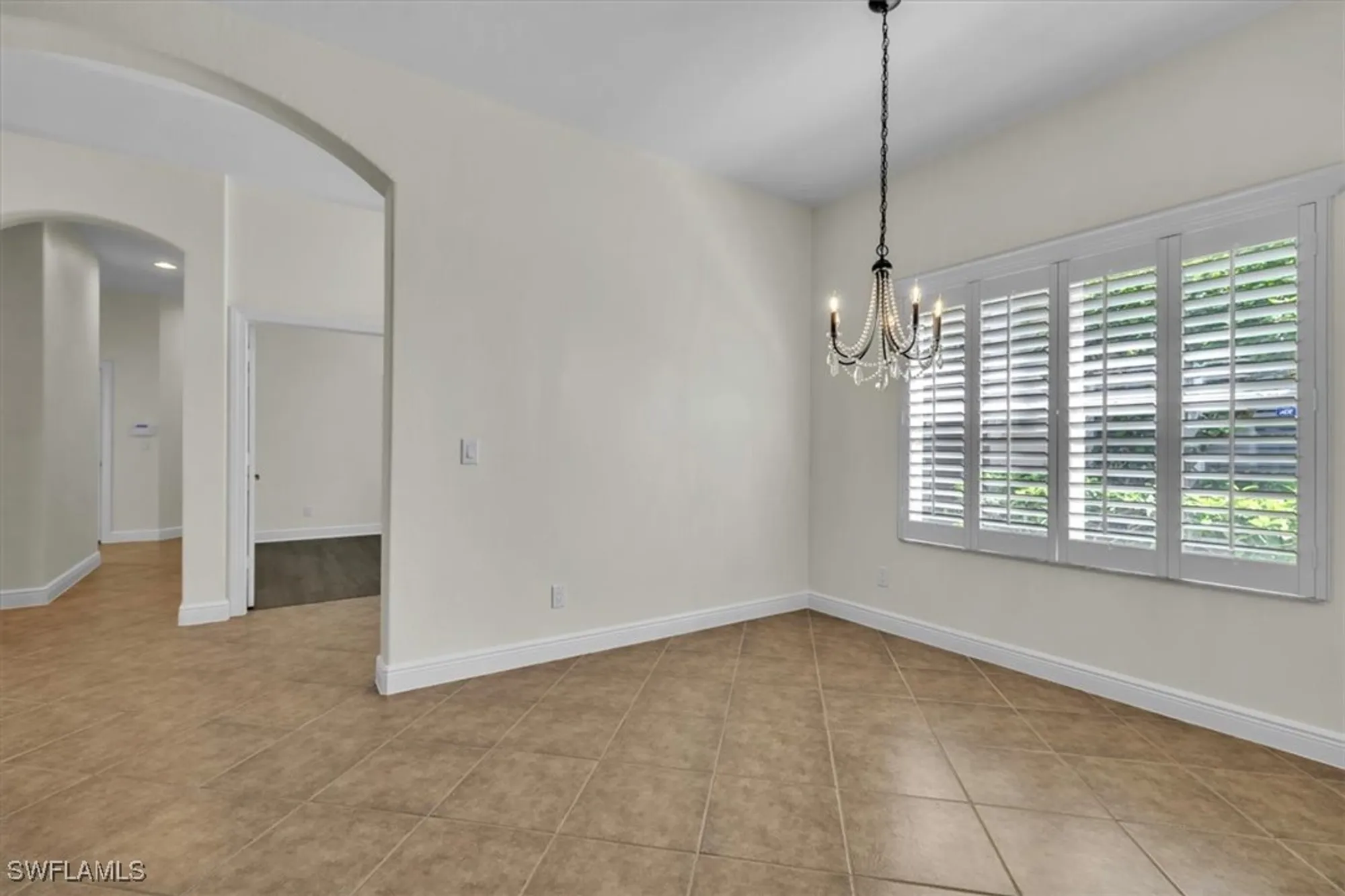 Property Slideshow image 14 of 50 | 837 vistana cir # 20, Naples, FL, 34119