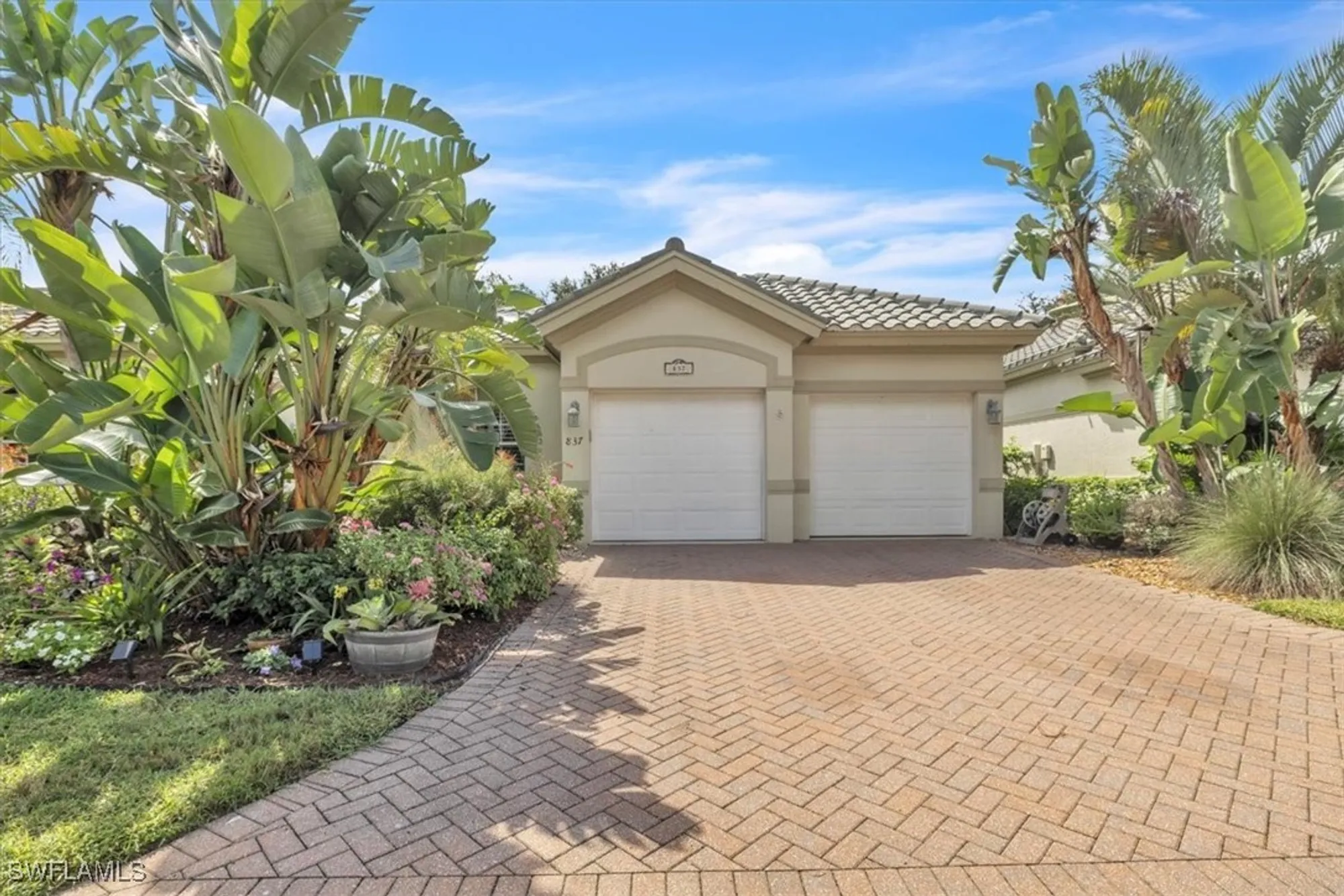 Property Slideshow image 1 of 50 | 837 vistana cir # 20, Naples, FL, 34119