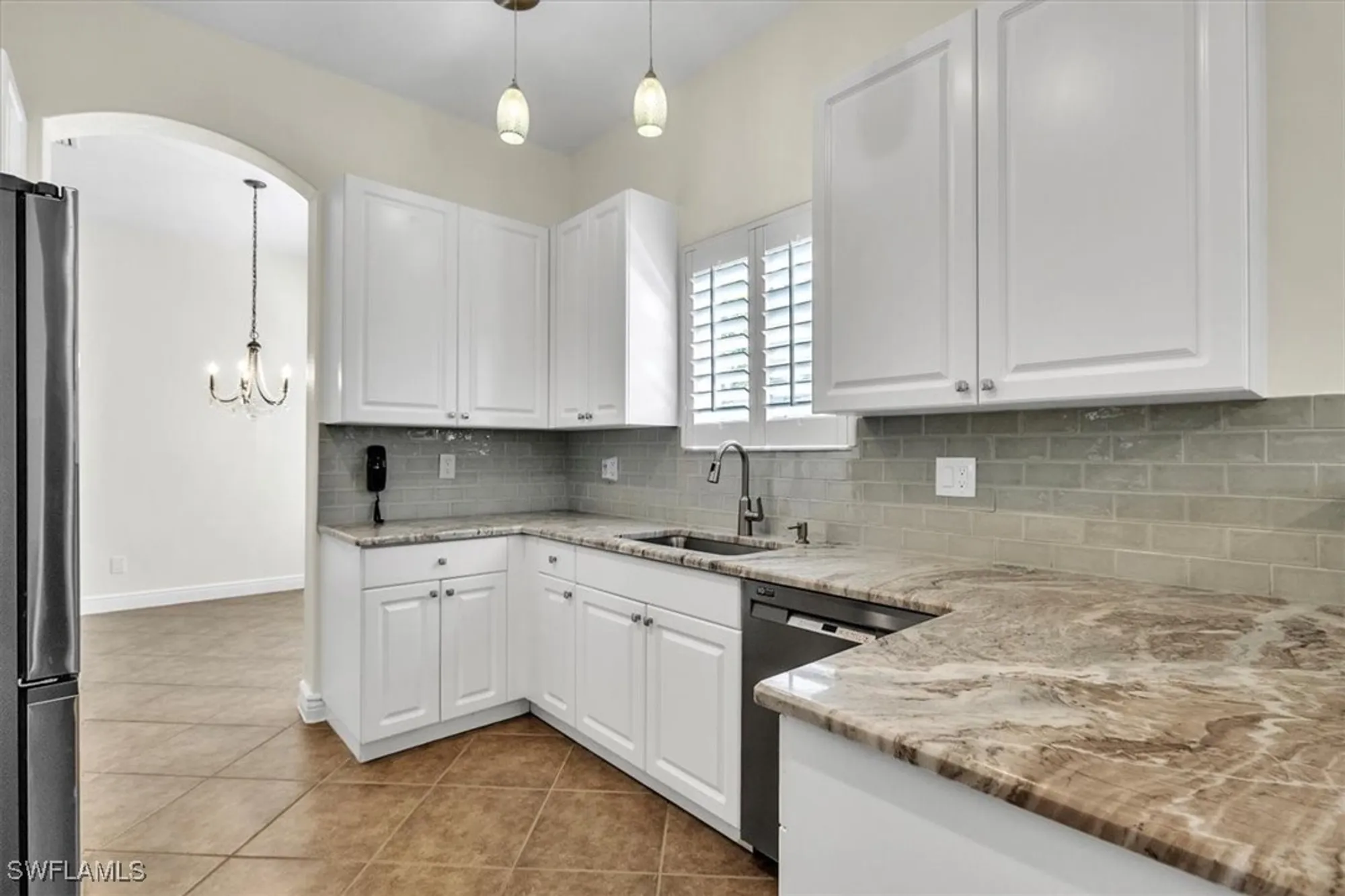 Property Slideshow image 10 of 50 | 837 vistana cir # 20, Naples, FL, 34119