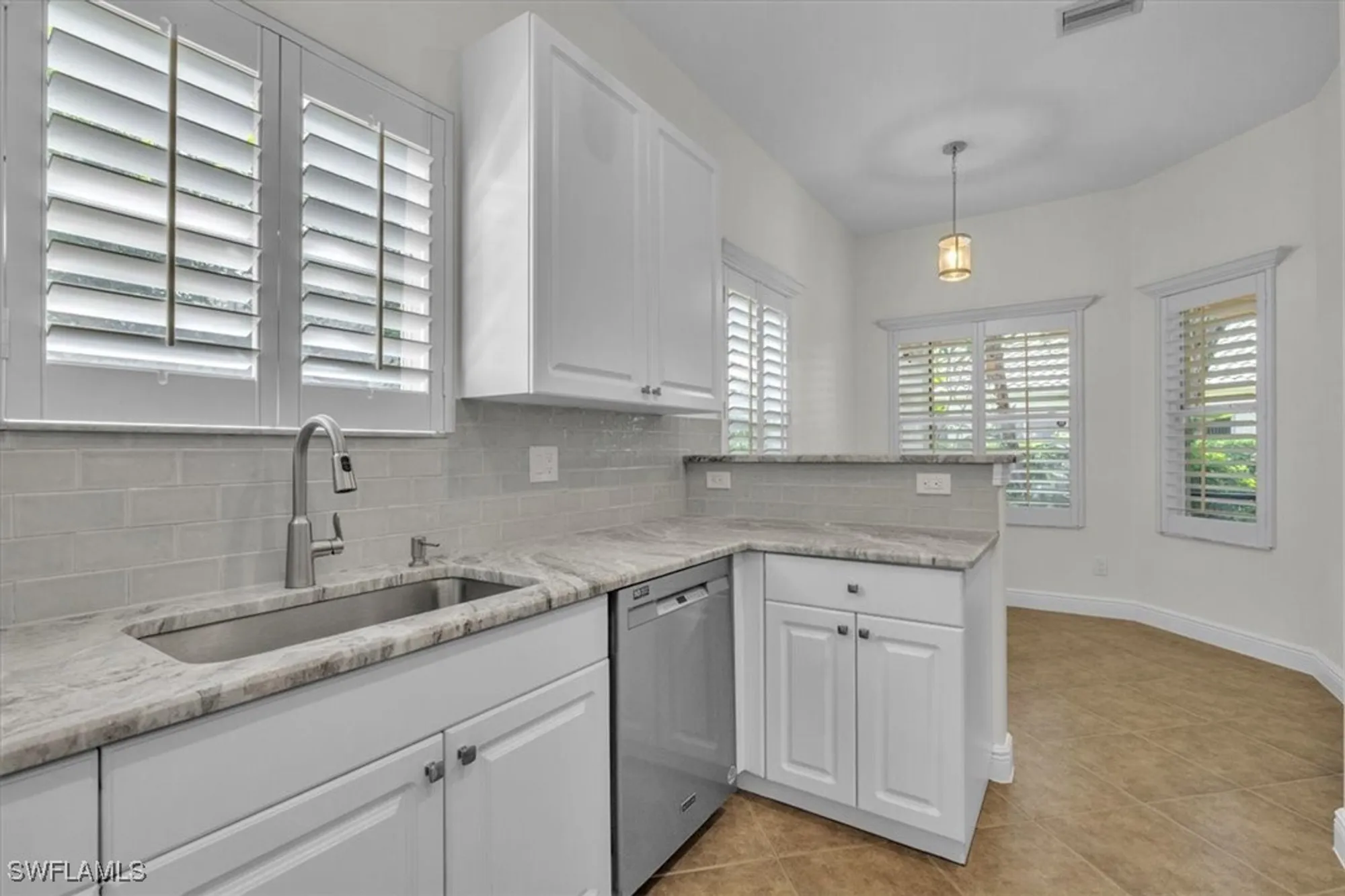 Property Slideshow image 12 of 50 | 837 vistana cir # 20, Naples, FL, 34119