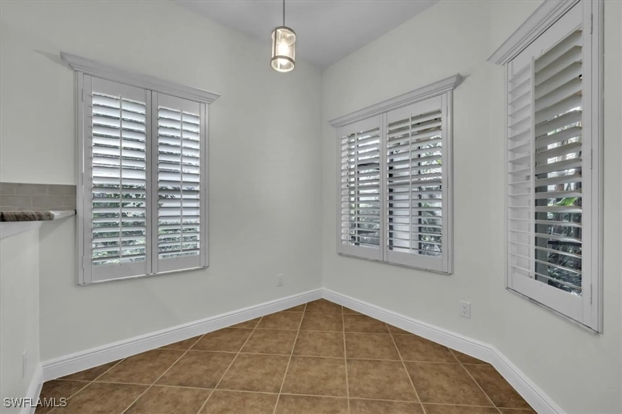 Property Slideshow image 13 of 50 | 837 vistana cir # 20, Naples, FL, 34119