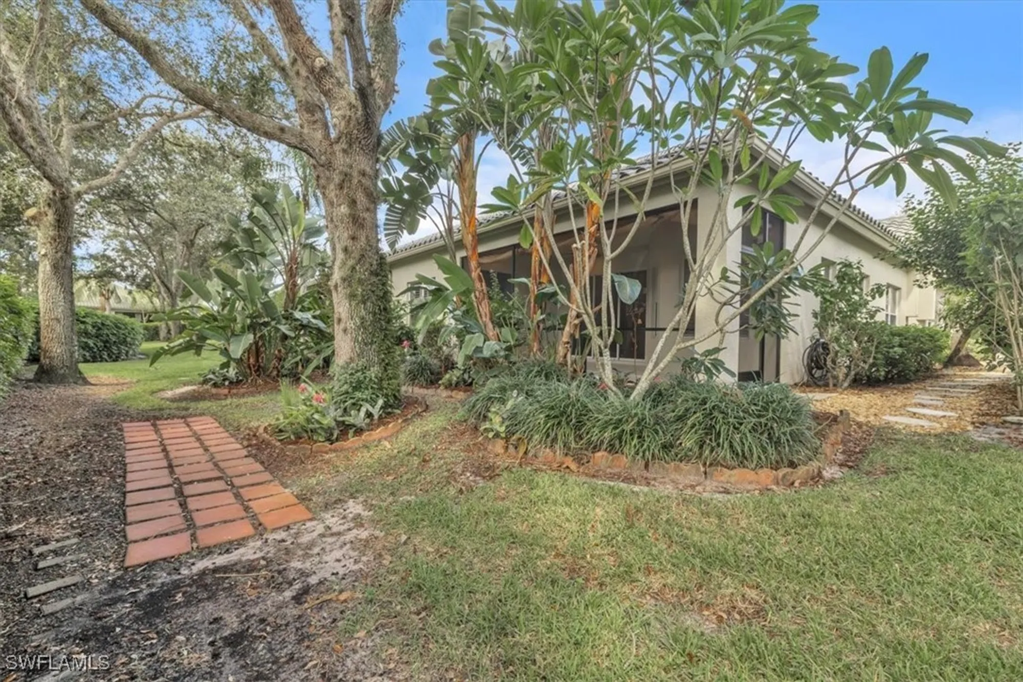 Property Slideshow image 35 of 50 | 837 vistana cir # 20, Naples, FL, 34119