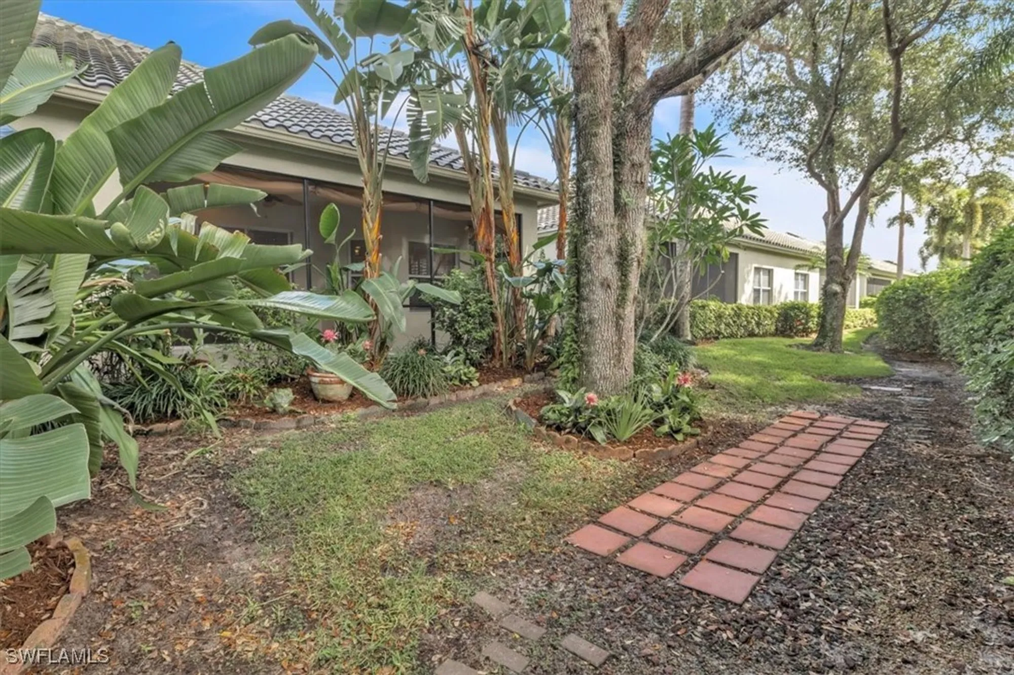 Property Slideshow image 36 of 50 | 837 vistana cir # 20, Naples, FL, 34119