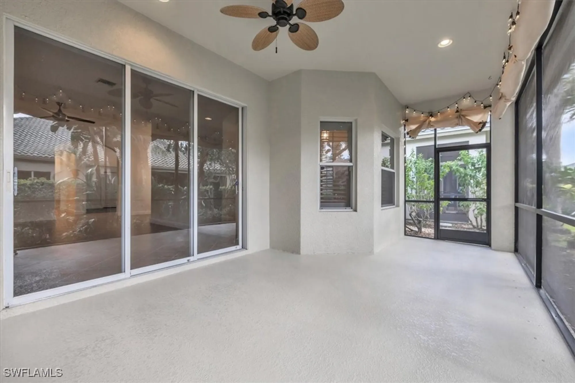 Property Slideshow image 33 of 50 | 837 vistana cir # 20, Naples, FL, 34119