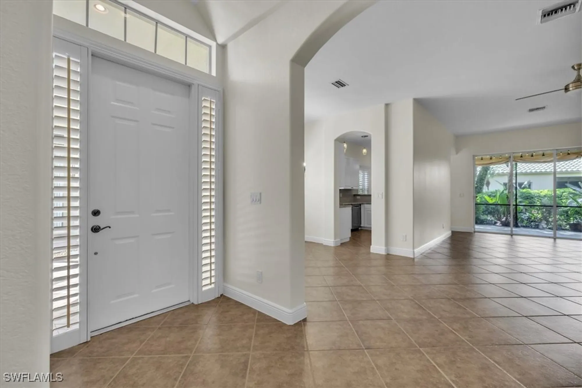 Property Slideshow image 4 of 50 | 837 vistana cir # 20, Naples, FL, 34119