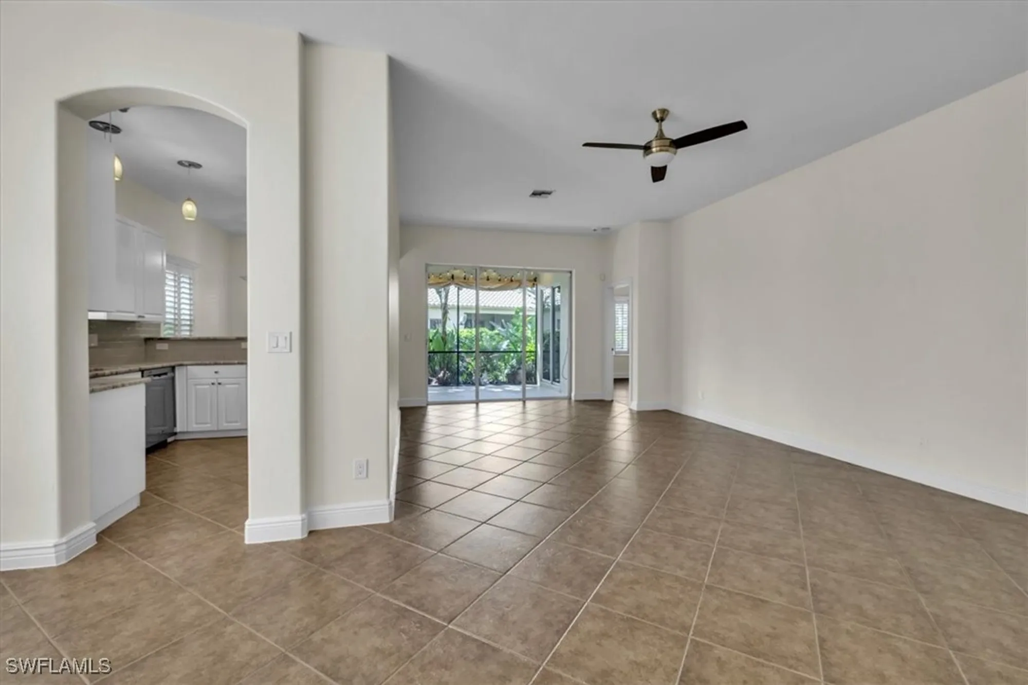 Property Slideshow image 6 of 50 | 837 vistana cir # 20, Naples, FL, 34119