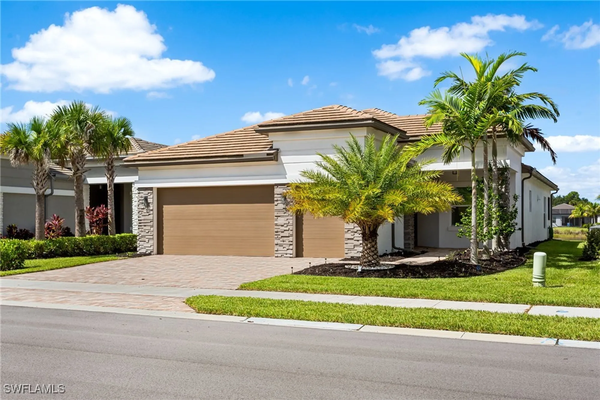 Property Slideshow image 31 of 46 | 11851 hydrangea pl, Naples, FL, 34120
