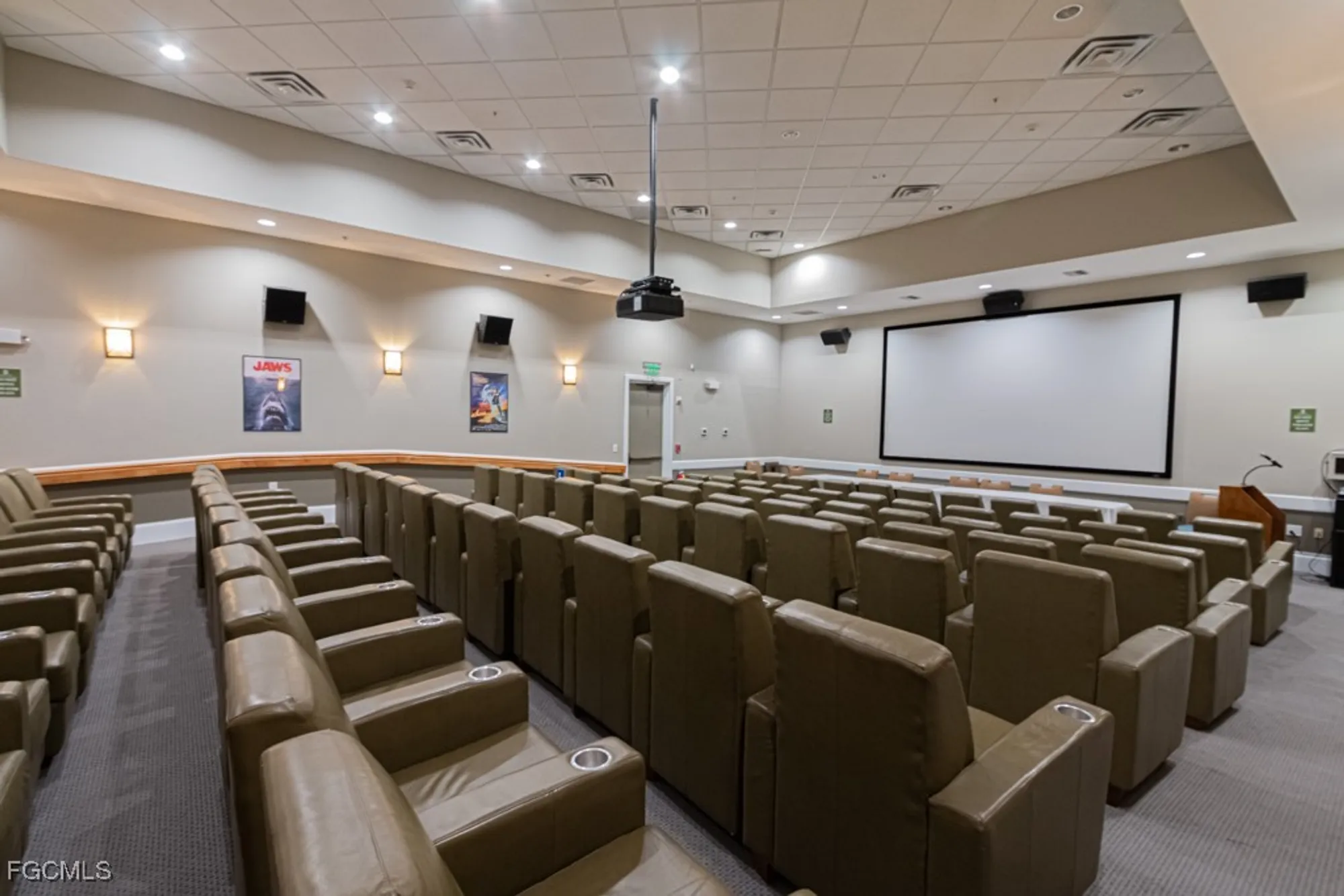 Property Slideshow image 30 of 36 | 10553 avila cir, Fort Myers, FL, 33913