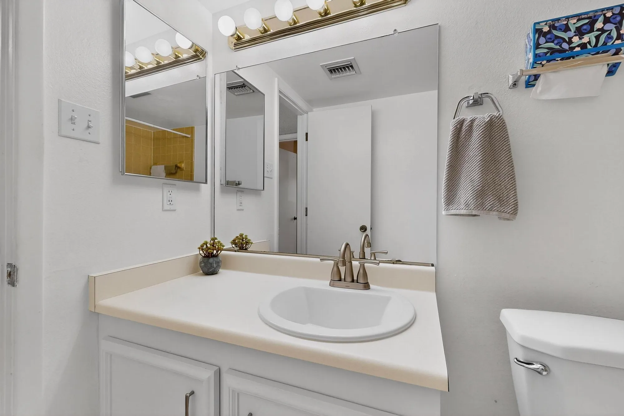 Property Slideshow image 25 of 41 | 1344 grande blvd d, Rio Rancho, NM, 87124