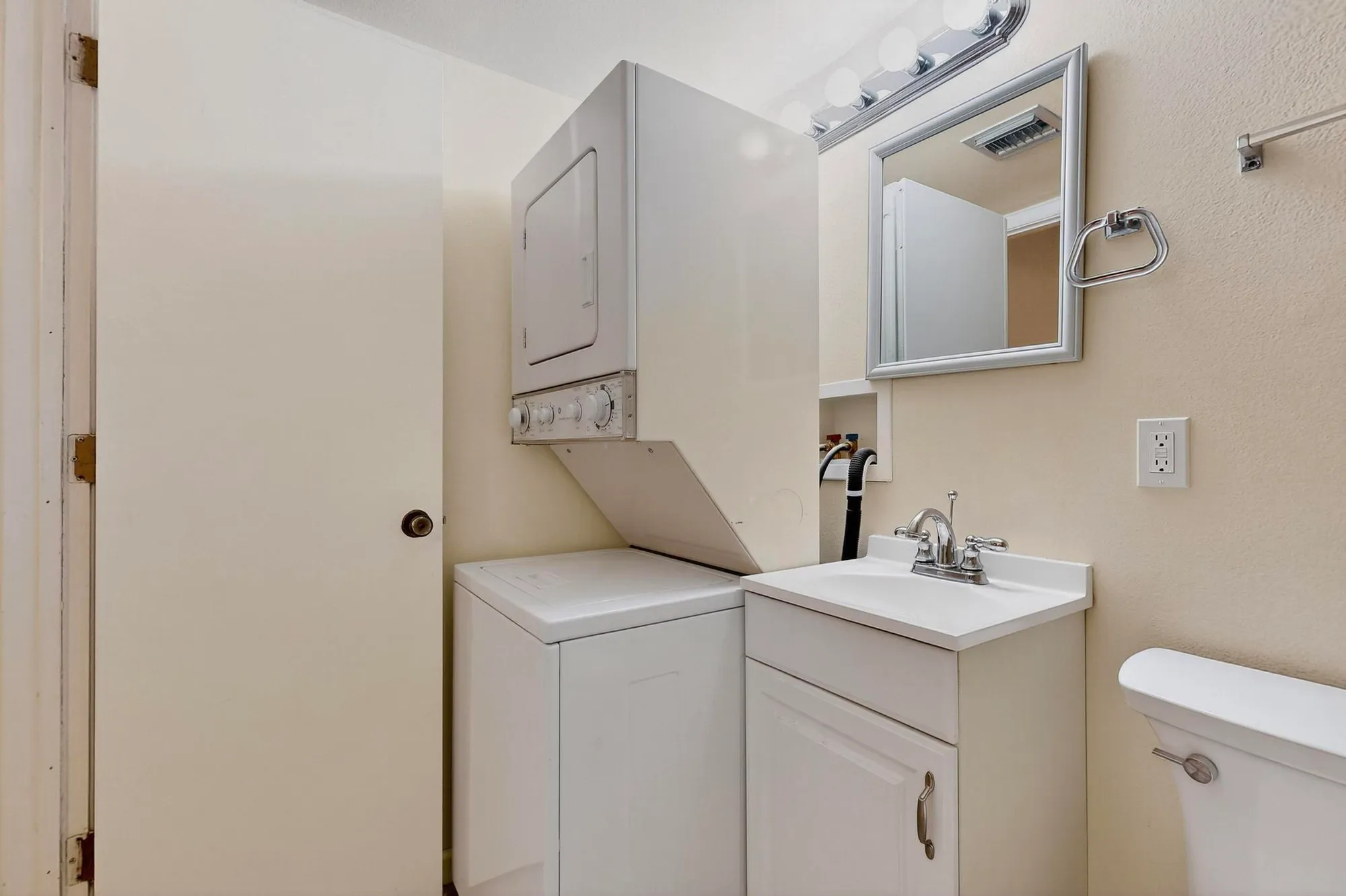 Property Slideshow image 33 of 41 | 1344 grande blvd d, Rio Rancho, NM, 87124