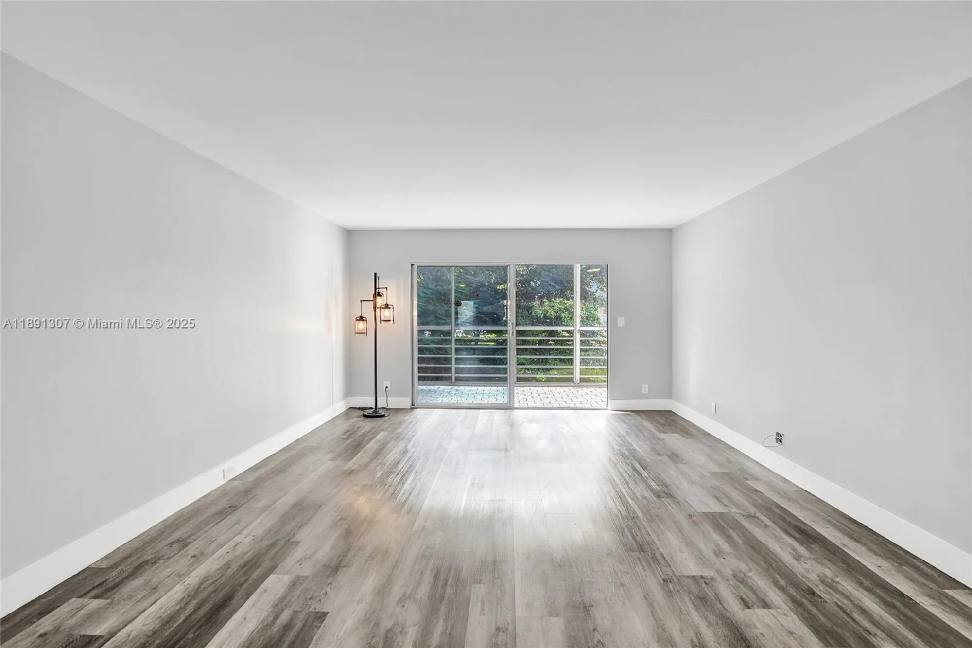 Property Slideshow image 15 of 72 | 3001 portofino isle k2, Coconut Creek, FL, 33066