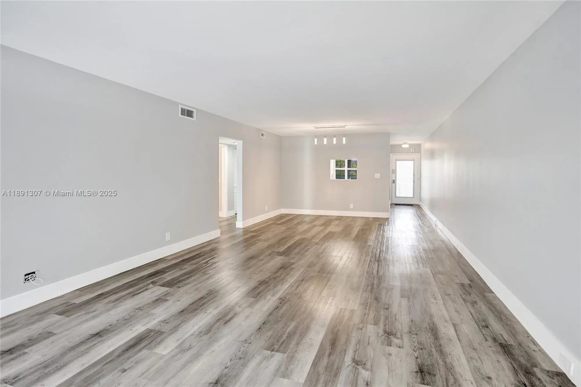 Property Slideshow image 18 of 72 | 3001 portofino isle k2, Coconut Creek, FL, 33066