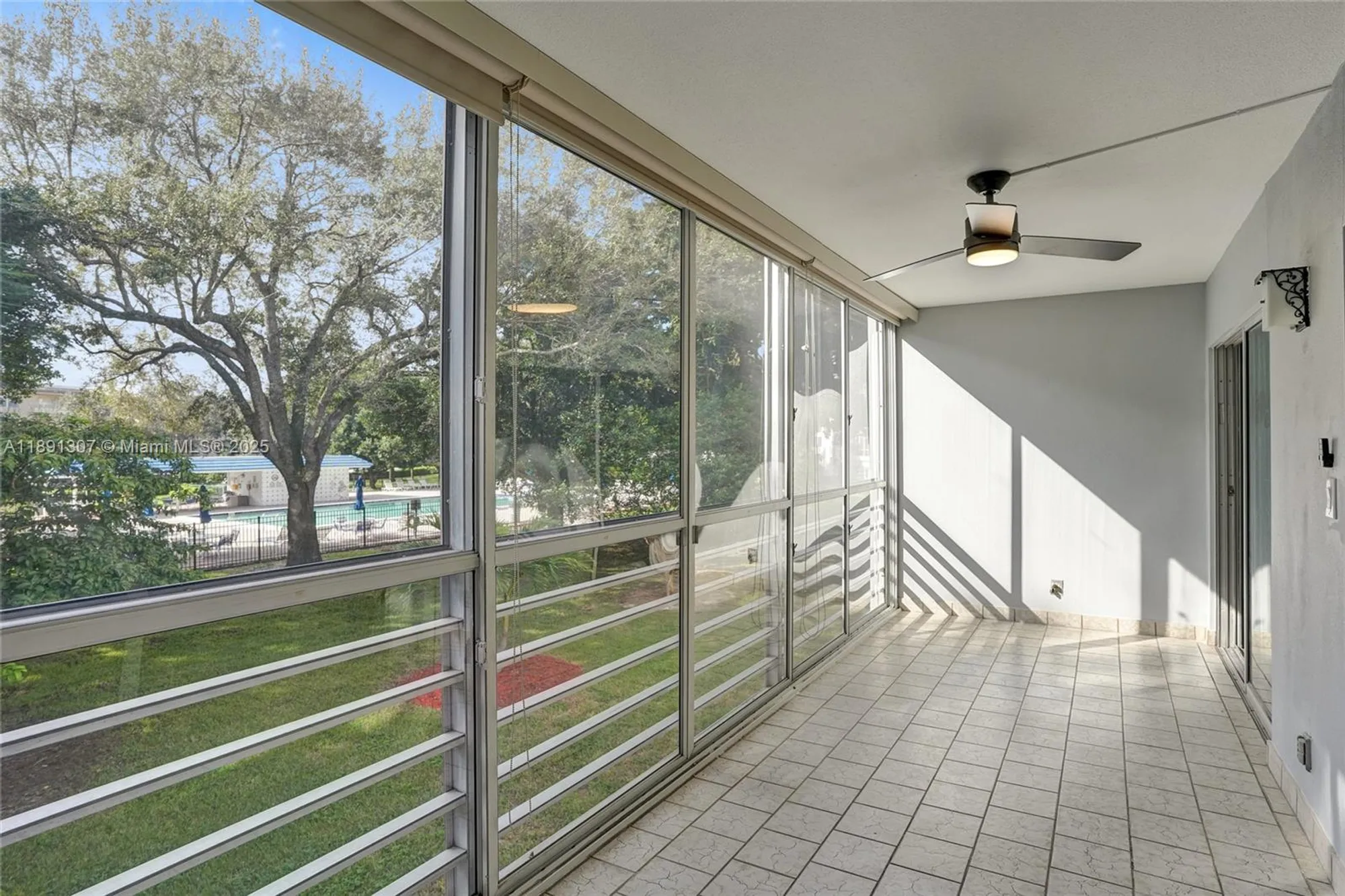 Property Slideshow image 19 of 72 | 3001 portofino isle k2, Coconut Creek, FL, 33066