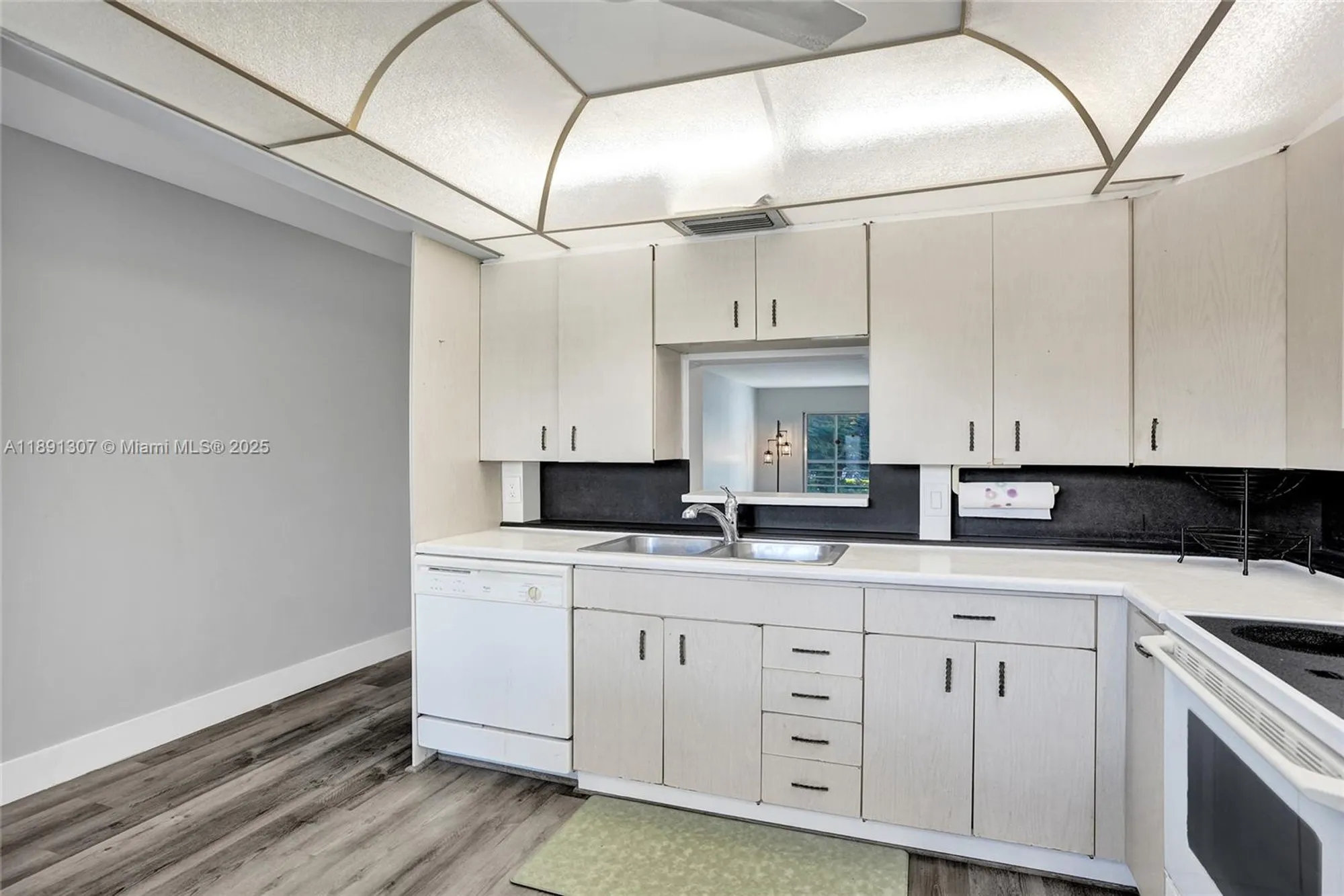 Property Slideshow image 10 of 72 | 3001 portofino isle k2, Coconut Creek, FL, 33066