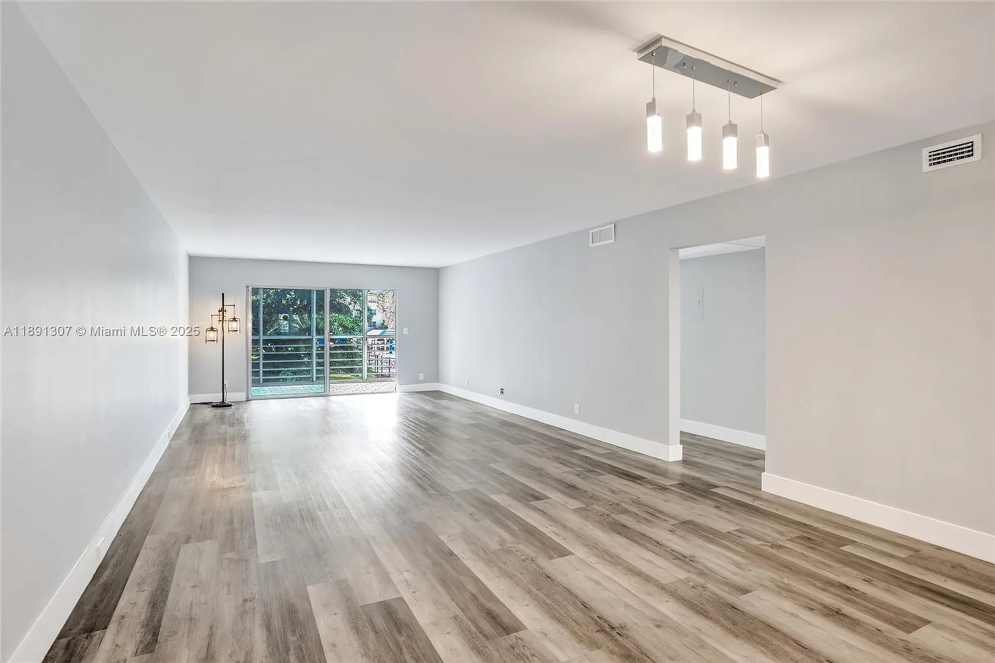 Property Slideshow image 12 of 72 | 3001 portofino isle k2, Coconut Creek, FL, 33066