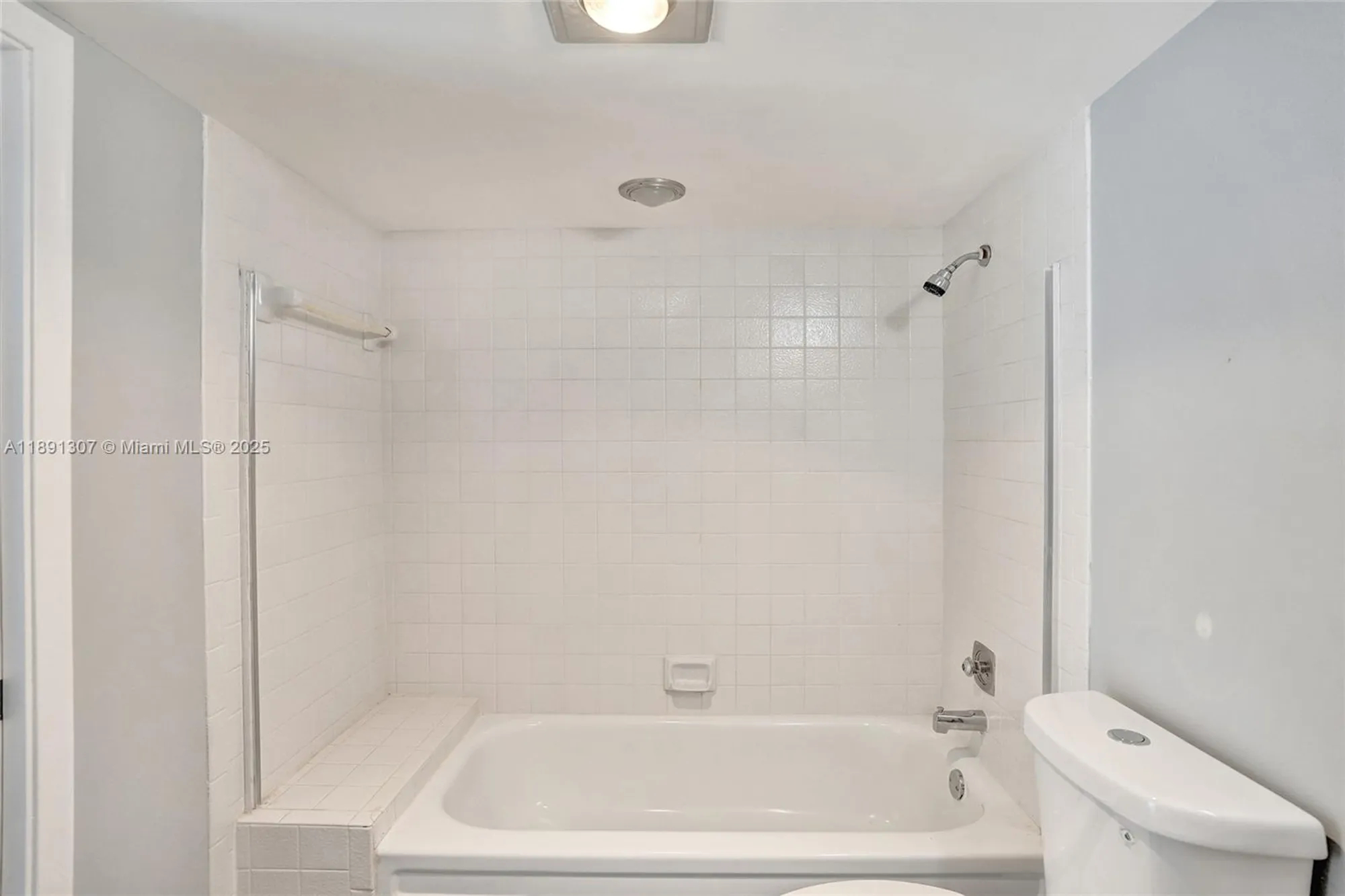 Property Slideshow image 33 of 72 | 3001 portofino isle k2, Coconut Creek, FL, 33066