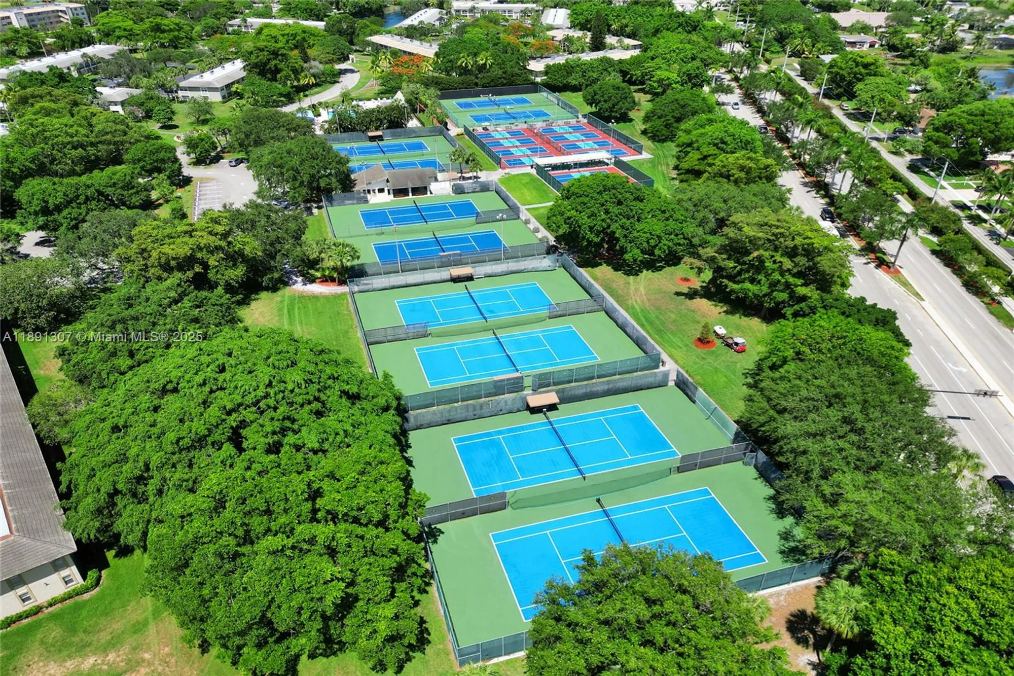 Property Slideshow image 65 of 72 | 3001 portofino isle k2, Coconut Creek, FL, 33066