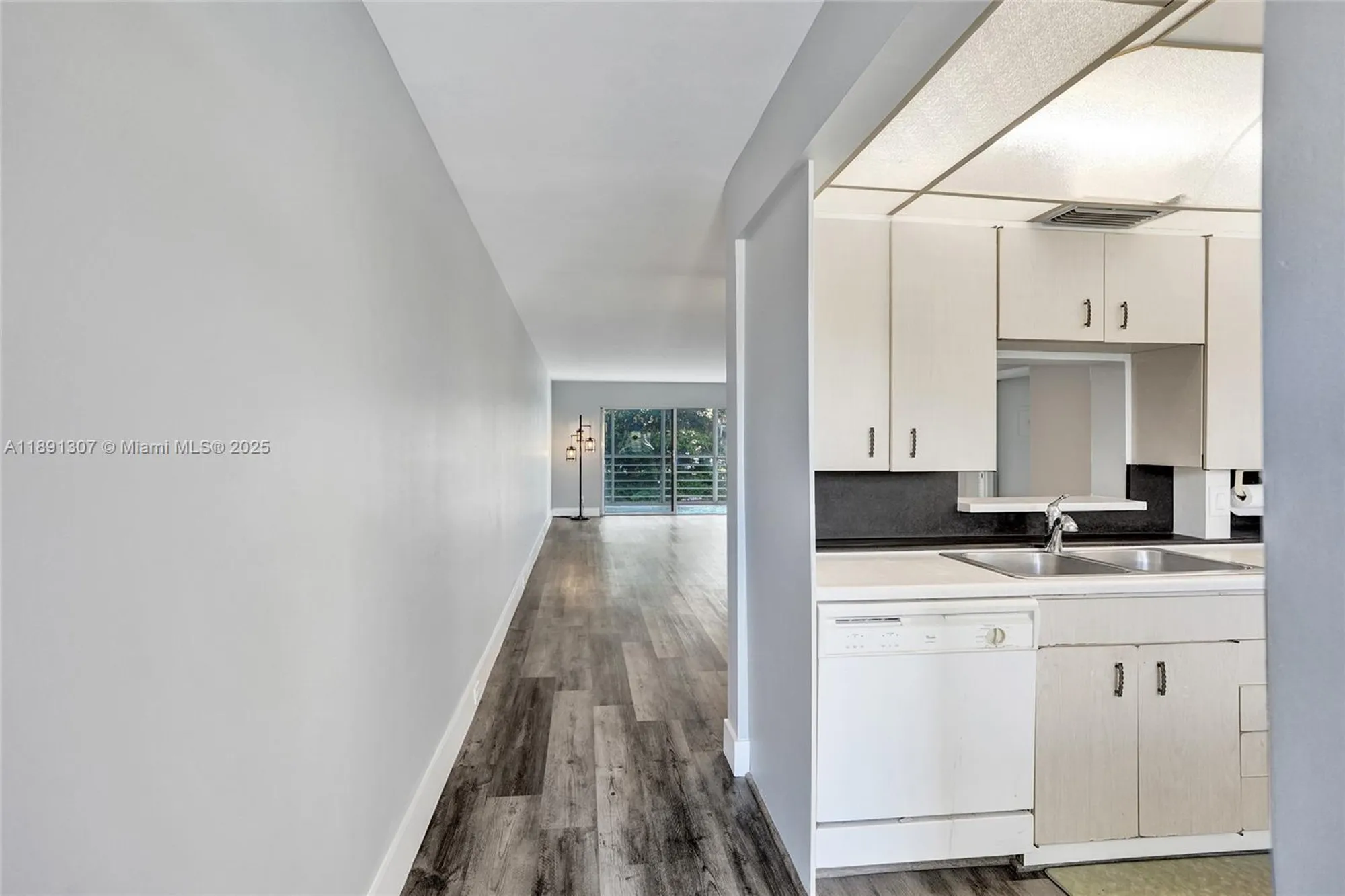 Property Slideshow image 8 of 72 | 3001 portofino isle k2, Coconut Creek, FL, 33066