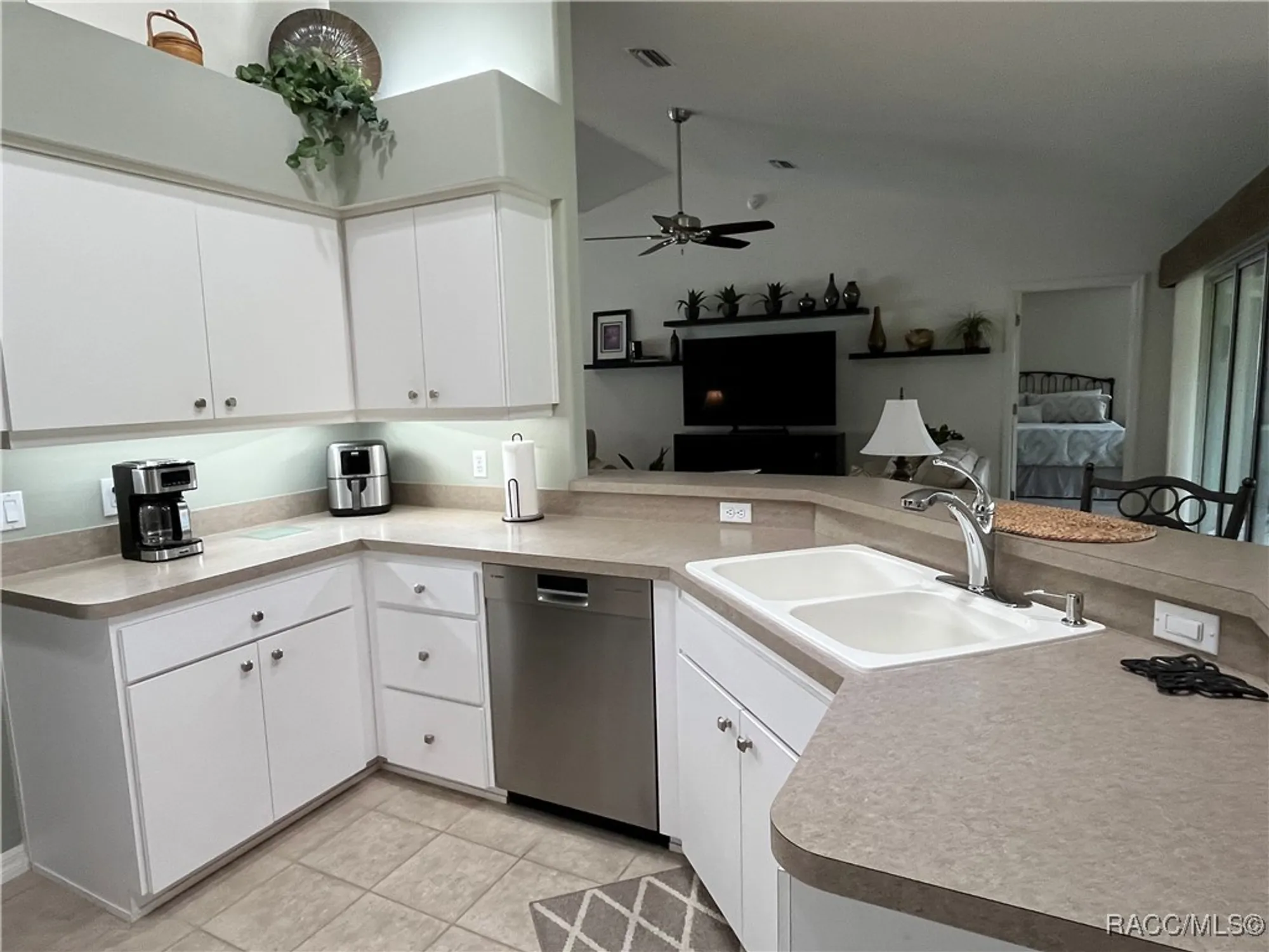 Property Slideshow image 14 of 37 | 3848 e arbor lakes dr, Hernando, FL, 34442