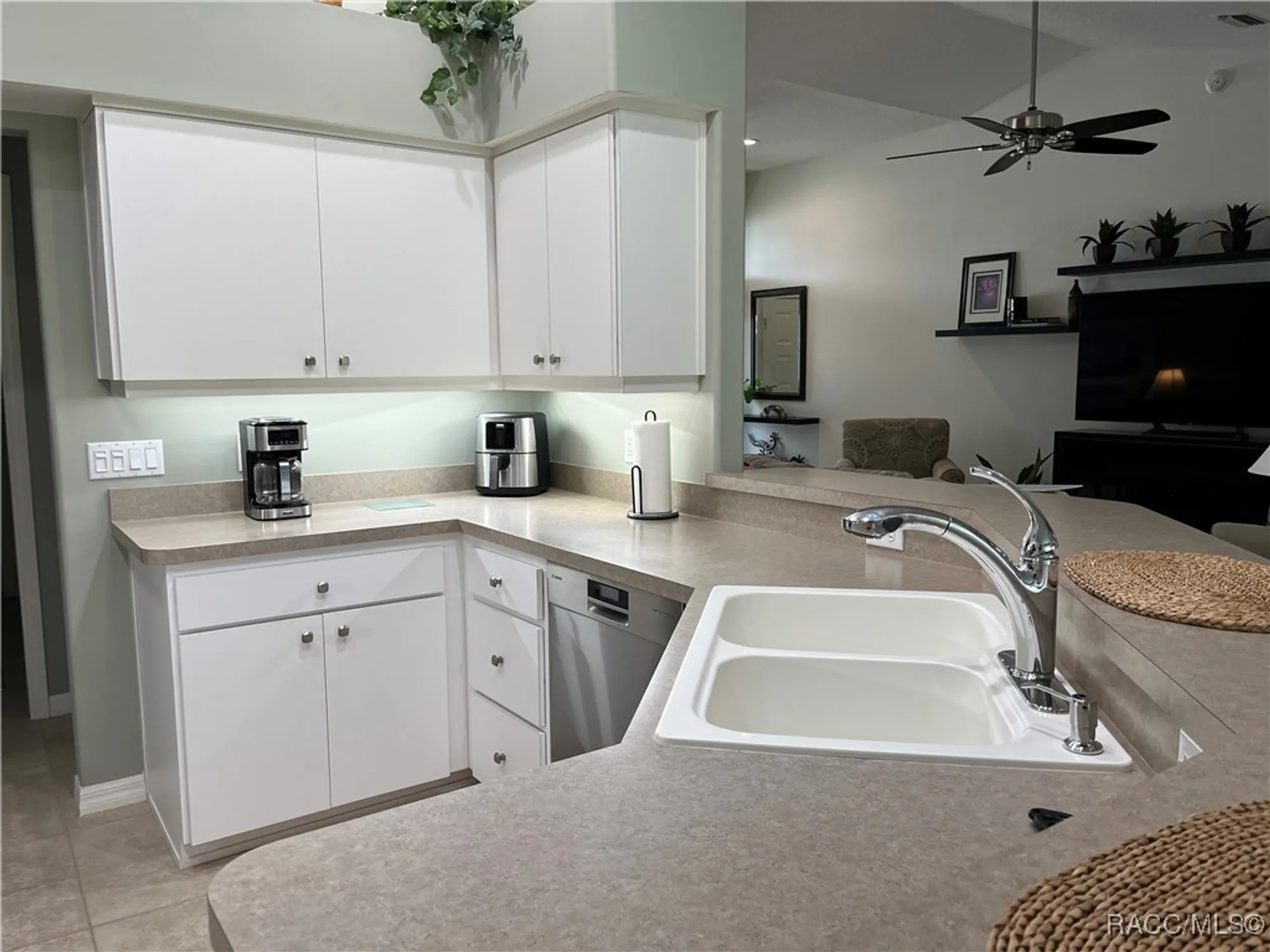 Property Slideshow image 11 of 37 | 3848 e arbor lakes dr, Hernando, FL, 34442