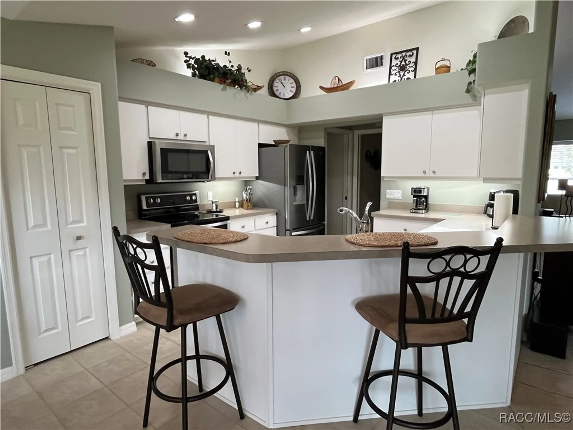 Property Slideshow image 8 of 37 | 3848 e arbor lakes dr, Hernando, FL, 34442