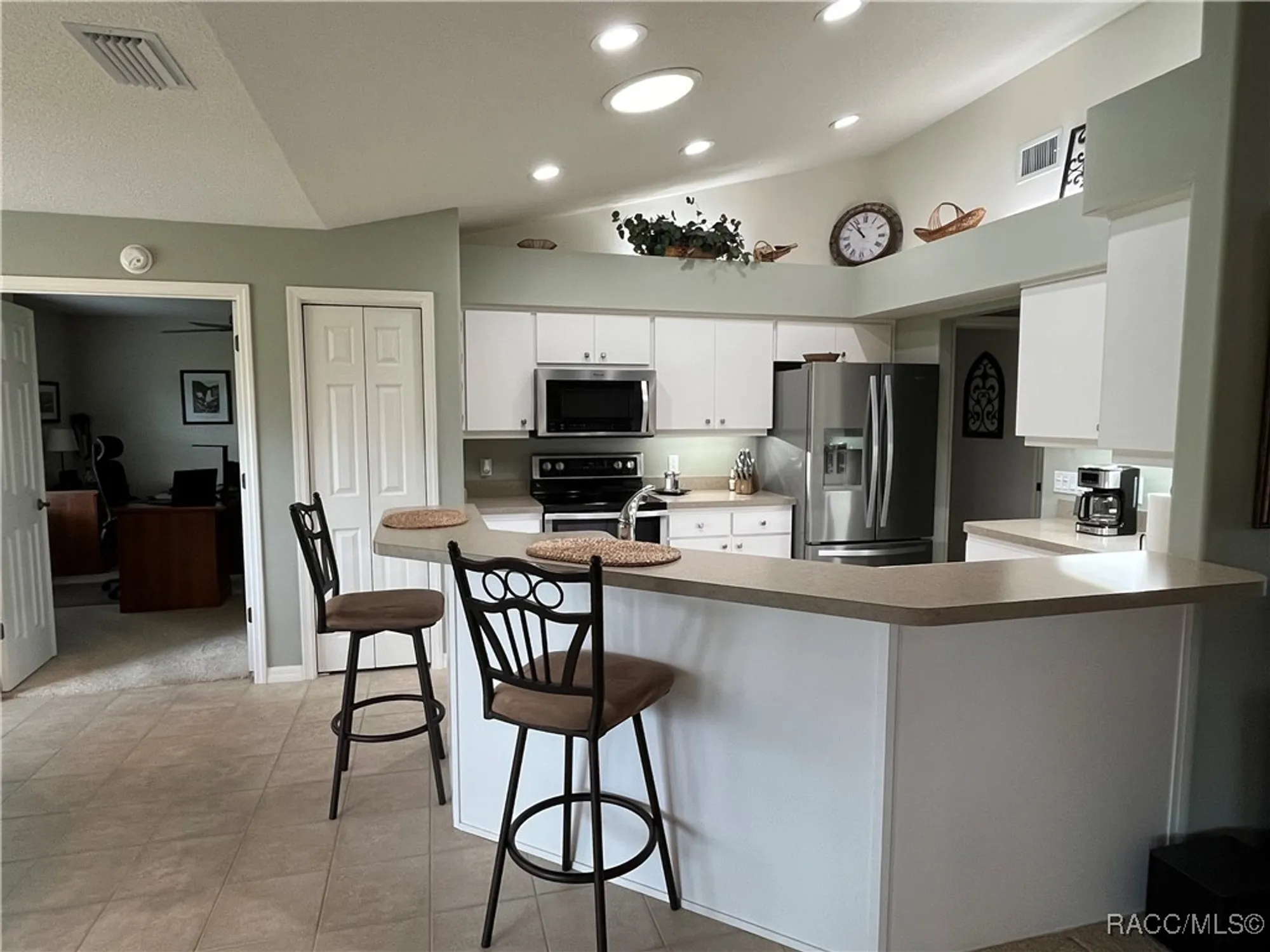 Property Slideshow image 9 of 37 | 3848 e arbor lakes dr, Hernando, FL, 34442