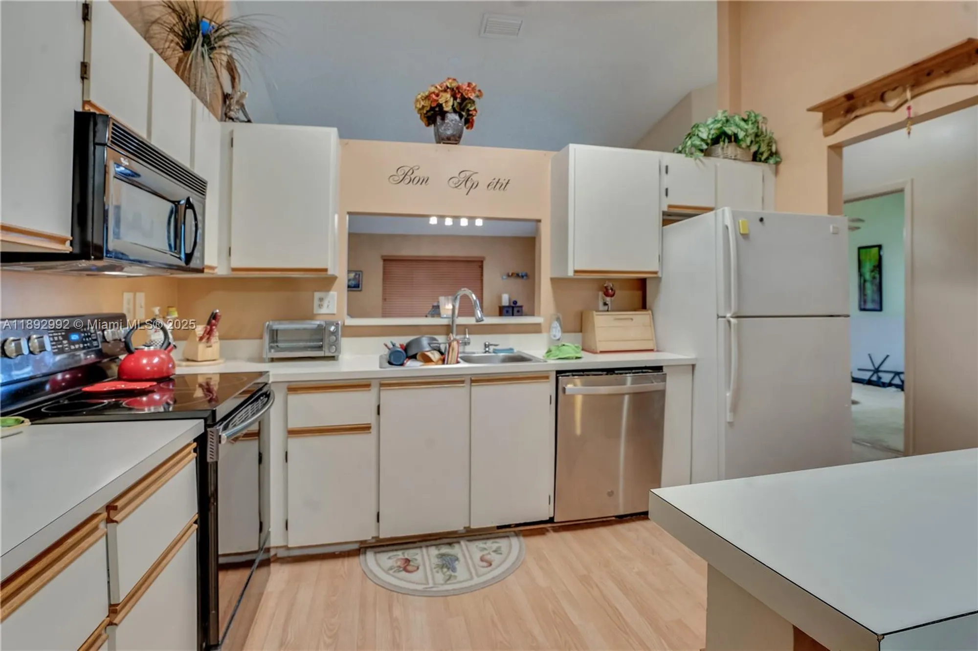 Property Slideshow image 15 of 50 | 7641 nw 99th ave, Tamarac, FL, 33321