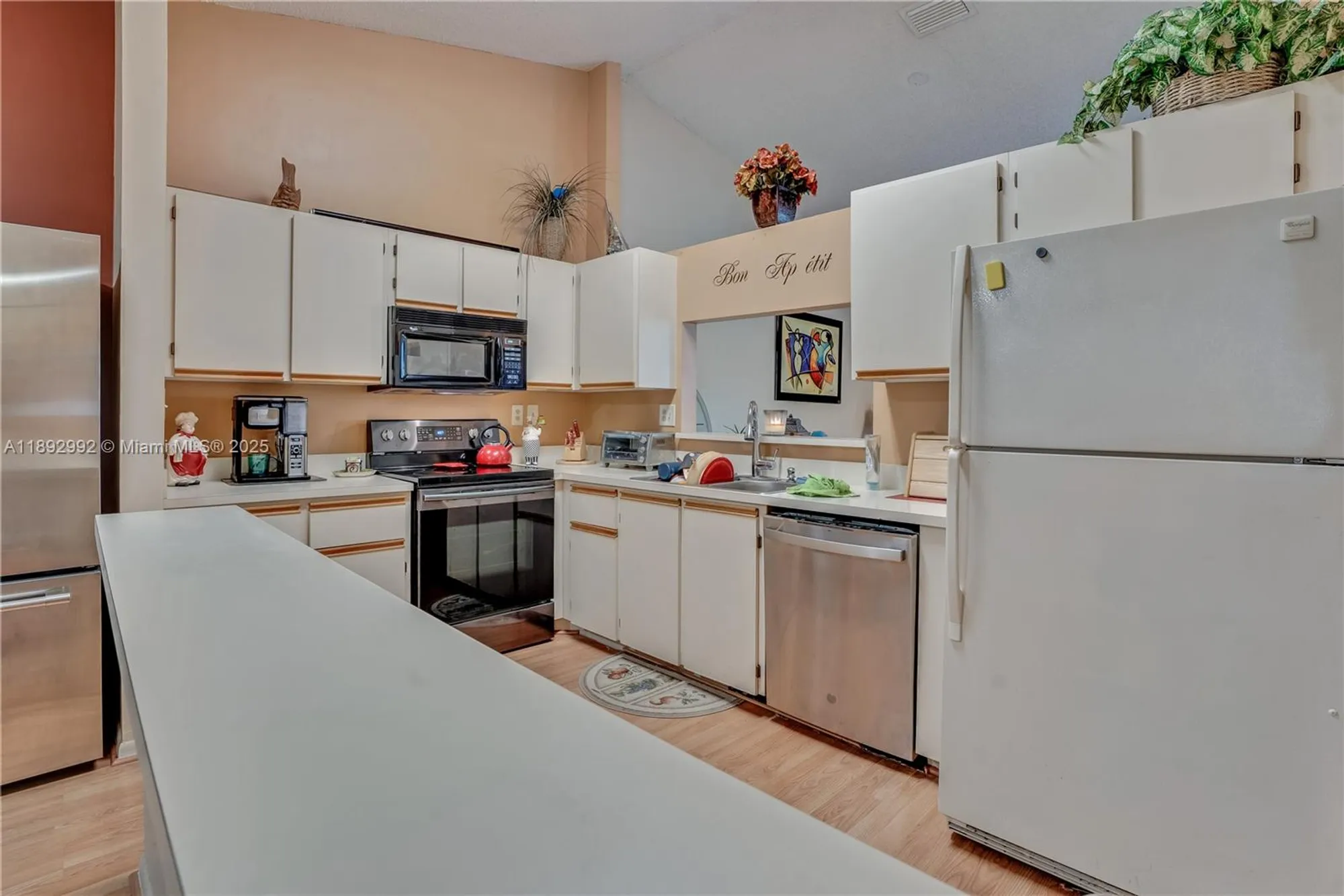 Property Slideshow image 16 of 50 | 7641 nw 99th ave, Tamarac, FL, 33321