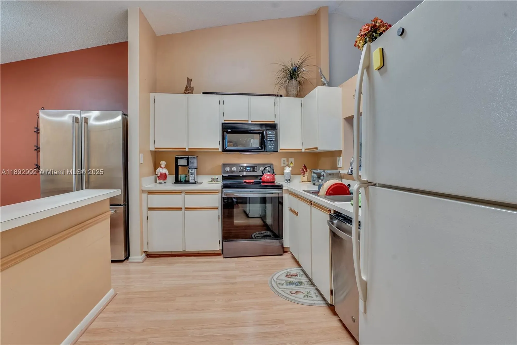 Property Slideshow image 18 of 50 | 7641 nw 99th ave, Tamarac, FL, 33321