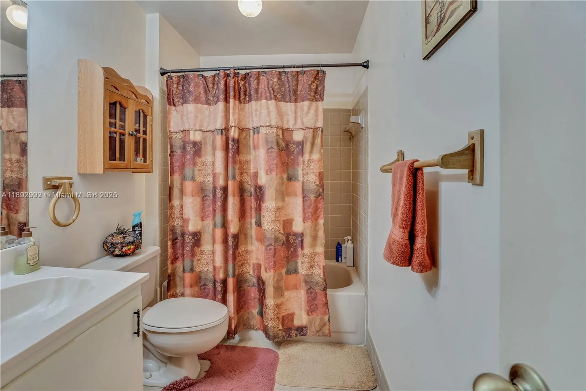 Property Slideshow image 11 of 50 | 7641 nw 99th ave, Tamarac, FL, 33321