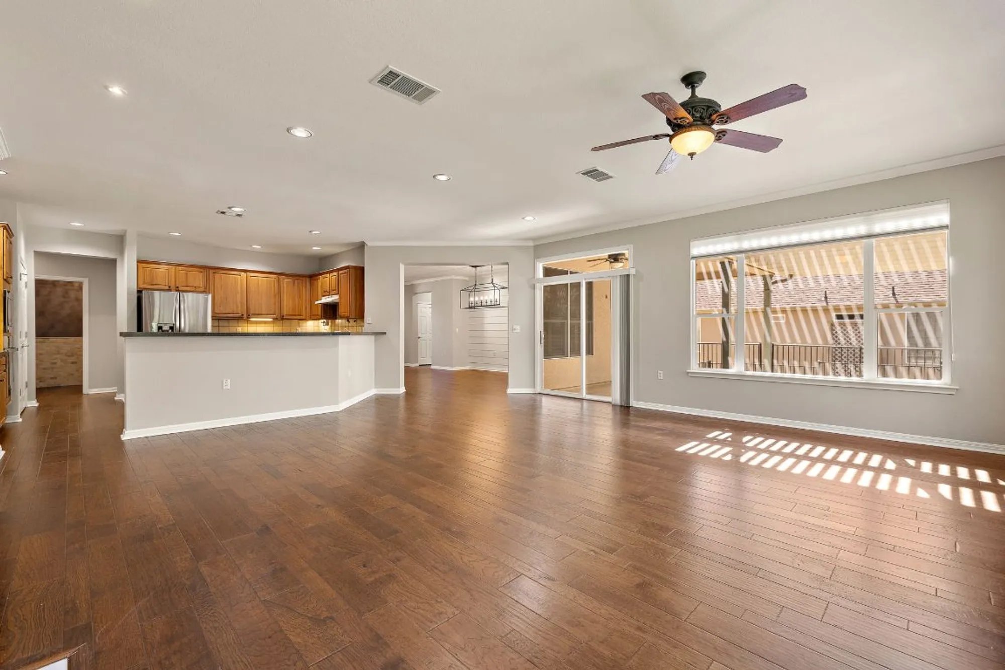 Property Slideshow image 14 of 36 | 105 liatris ln, Georgetown, TX, 78633