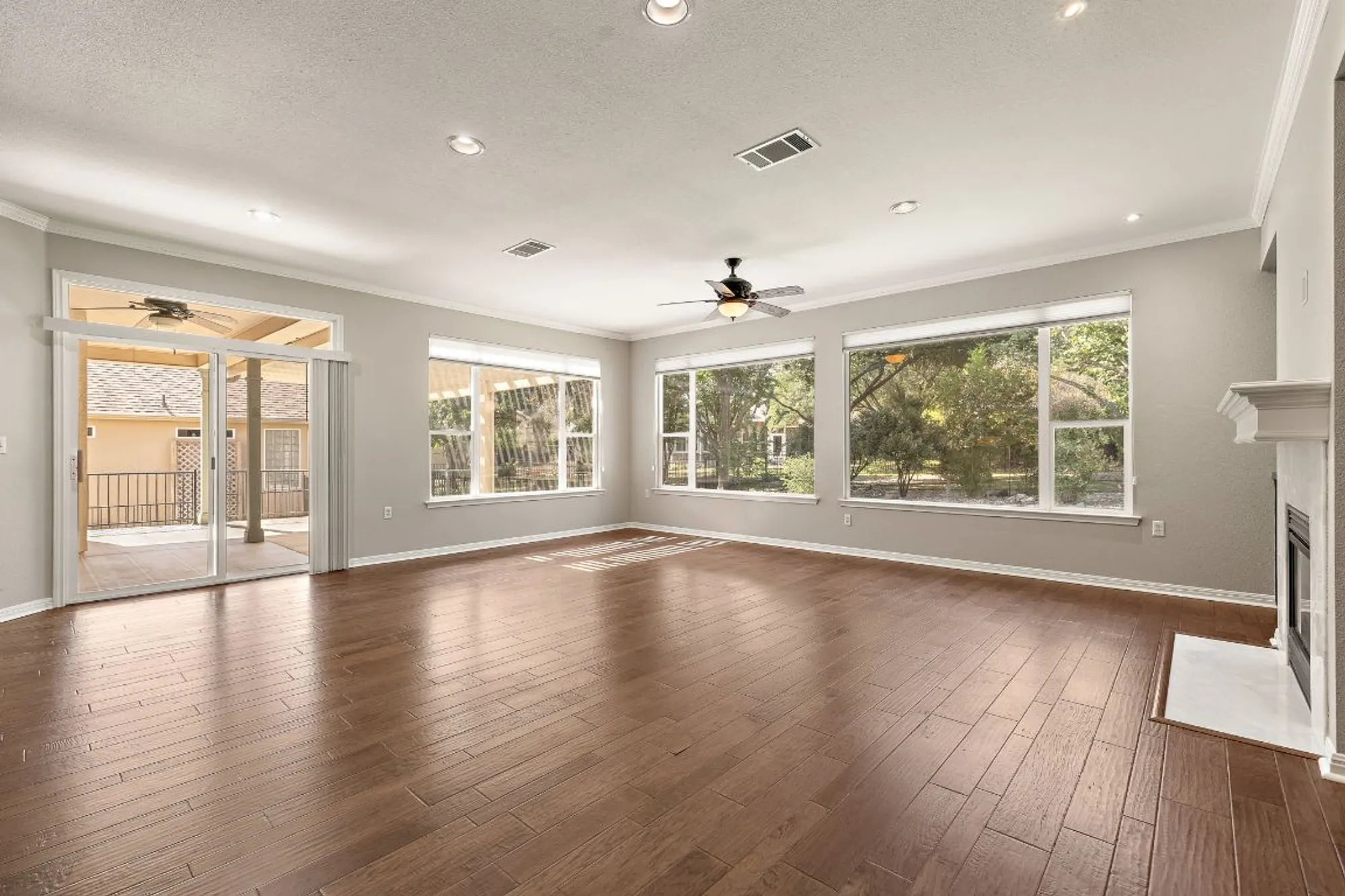 Property Slideshow image 15 of 36 | 105 liatris ln, Georgetown, TX, 78633