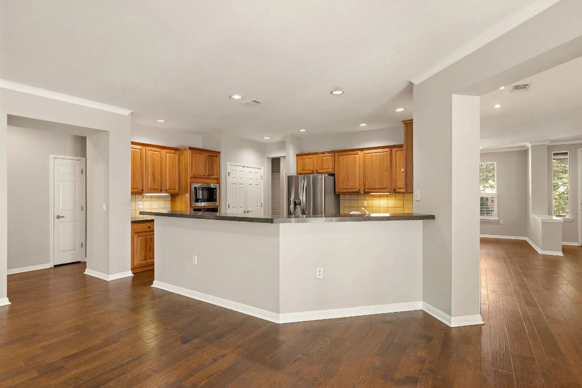 Property Slideshow image 16 of 36 | 105 liatris ln, Georgetown, TX, 78633