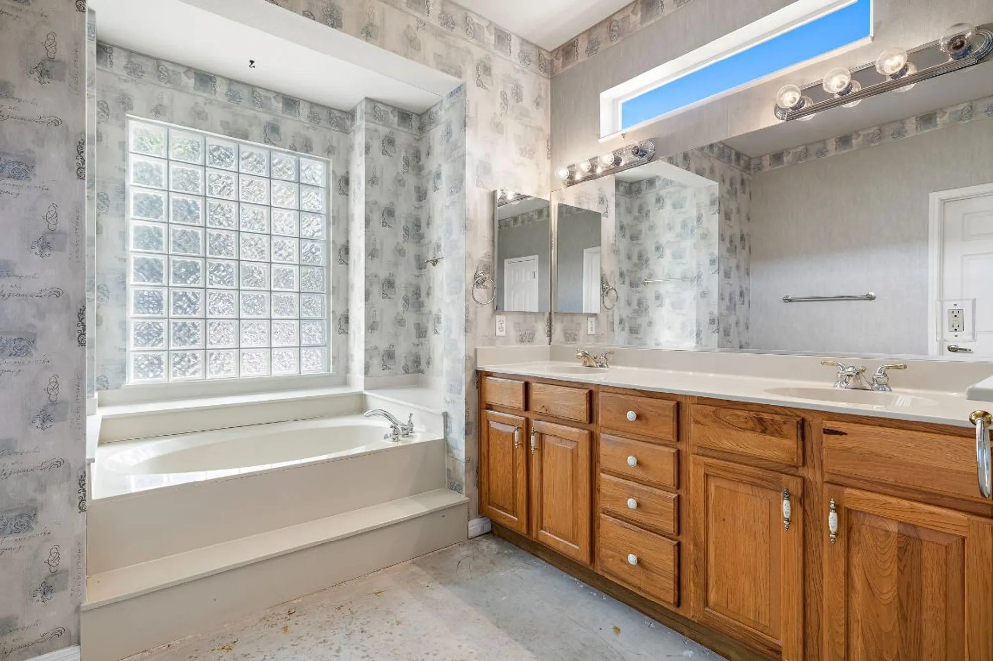 Property Slideshow image 24 of 36 | 105 liatris ln, Georgetown, TX, 78633