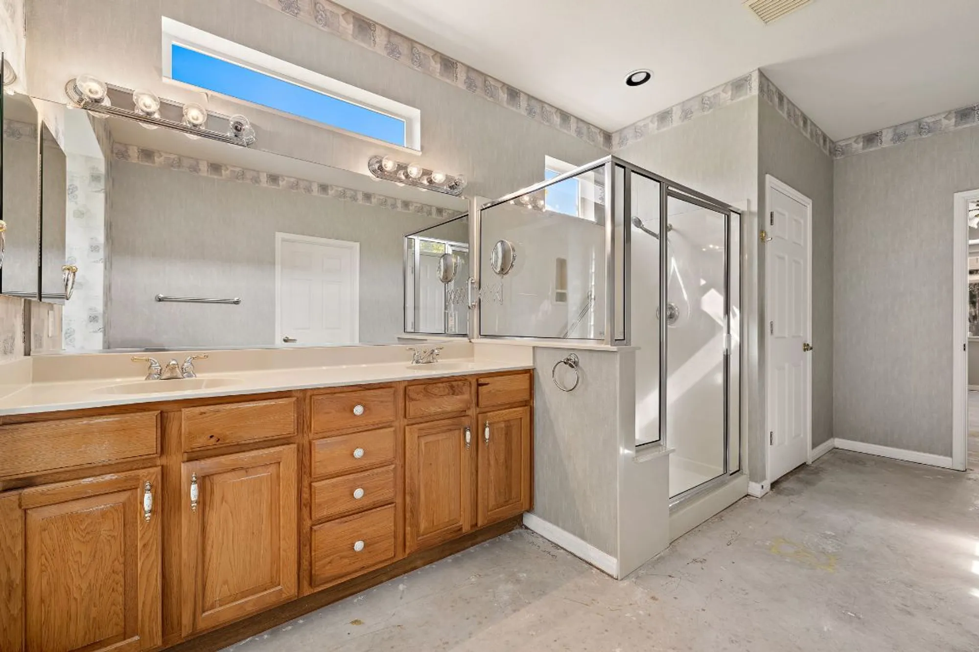 Property Slideshow image 25 of 36 | 105 liatris ln, Georgetown, TX, 78633