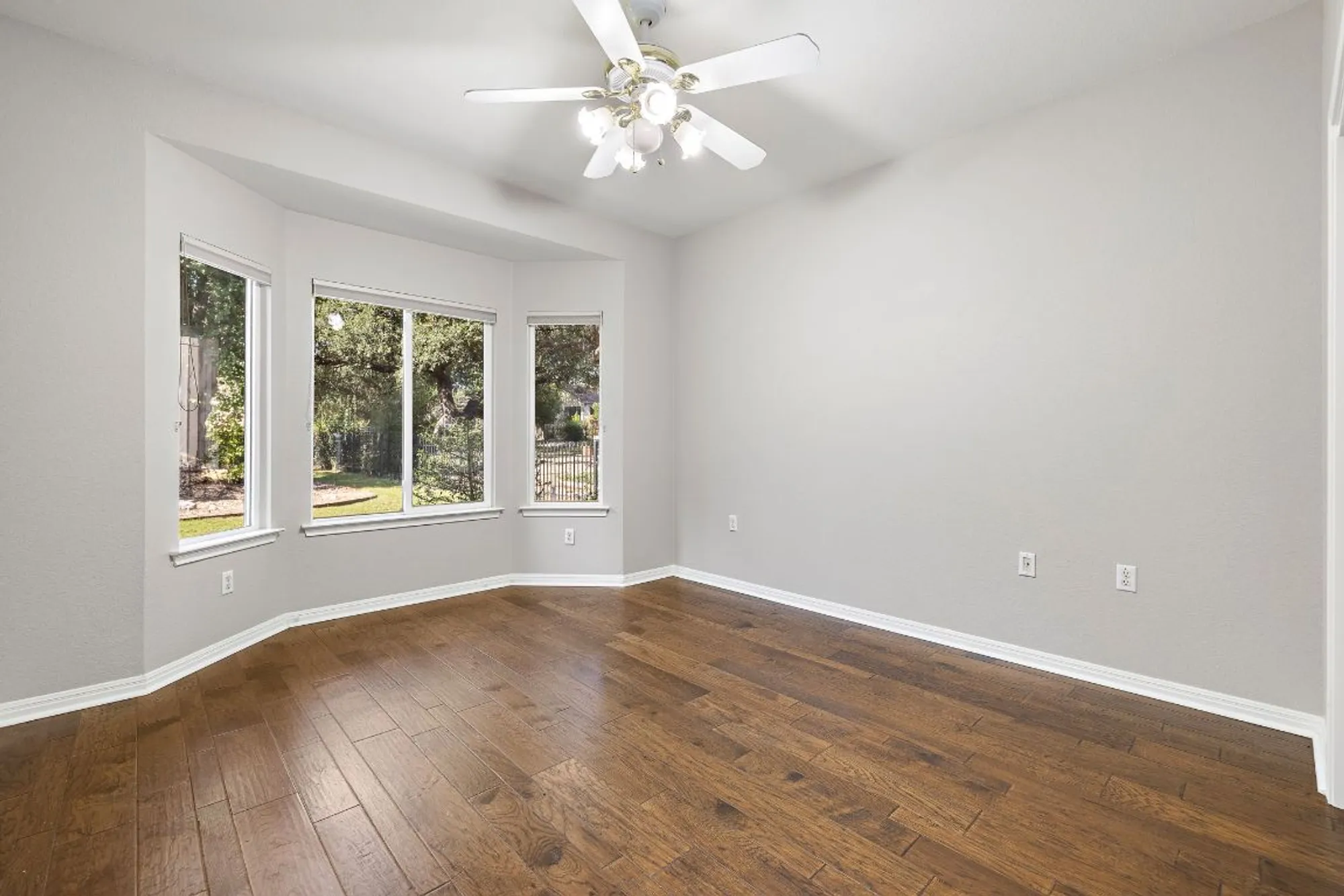 Property Slideshow image 28 of 36 | 105 liatris ln, Georgetown, TX, 78633