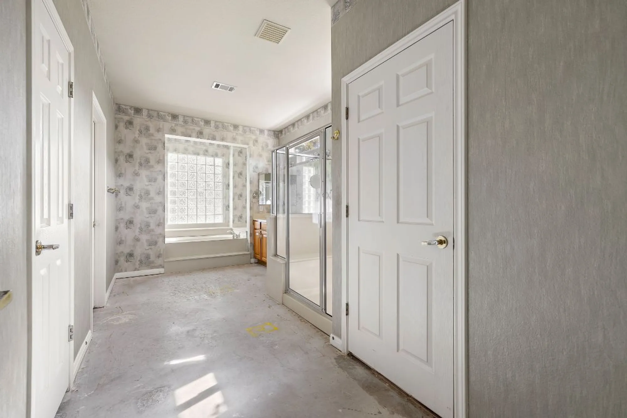 Property Slideshow image 23 of 36 | 105 liatris ln, Georgetown, TX, 78633