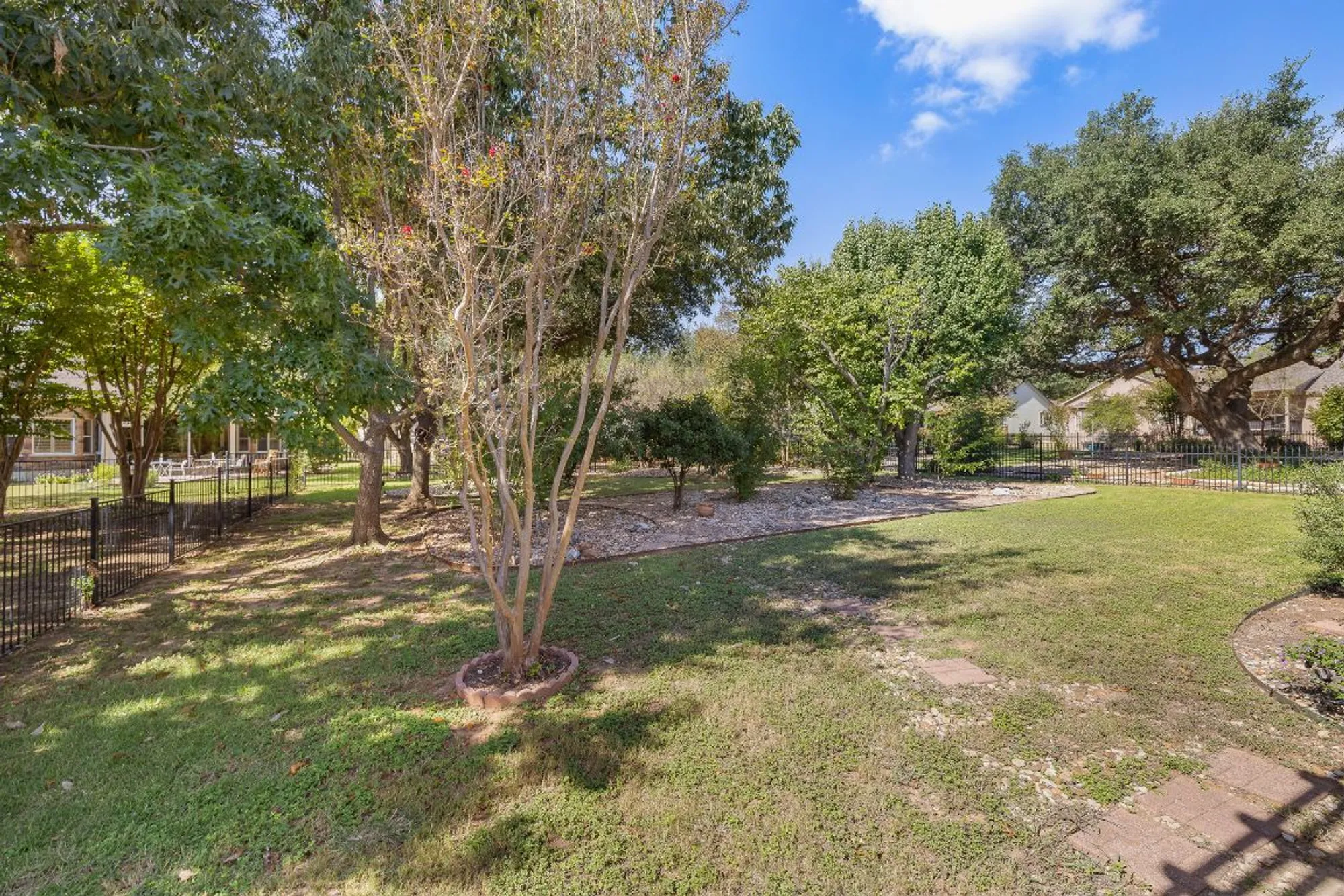 Property Slideshow image 32 of 36 | 105 liatris ln, Georgetown, TX, 78633