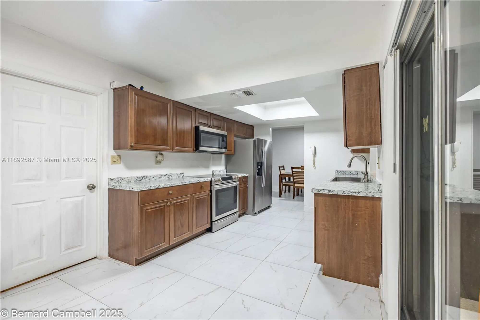 Property Slideshow image 8 of 33 | 6715 nw 12th st, Margate, FL, 33063