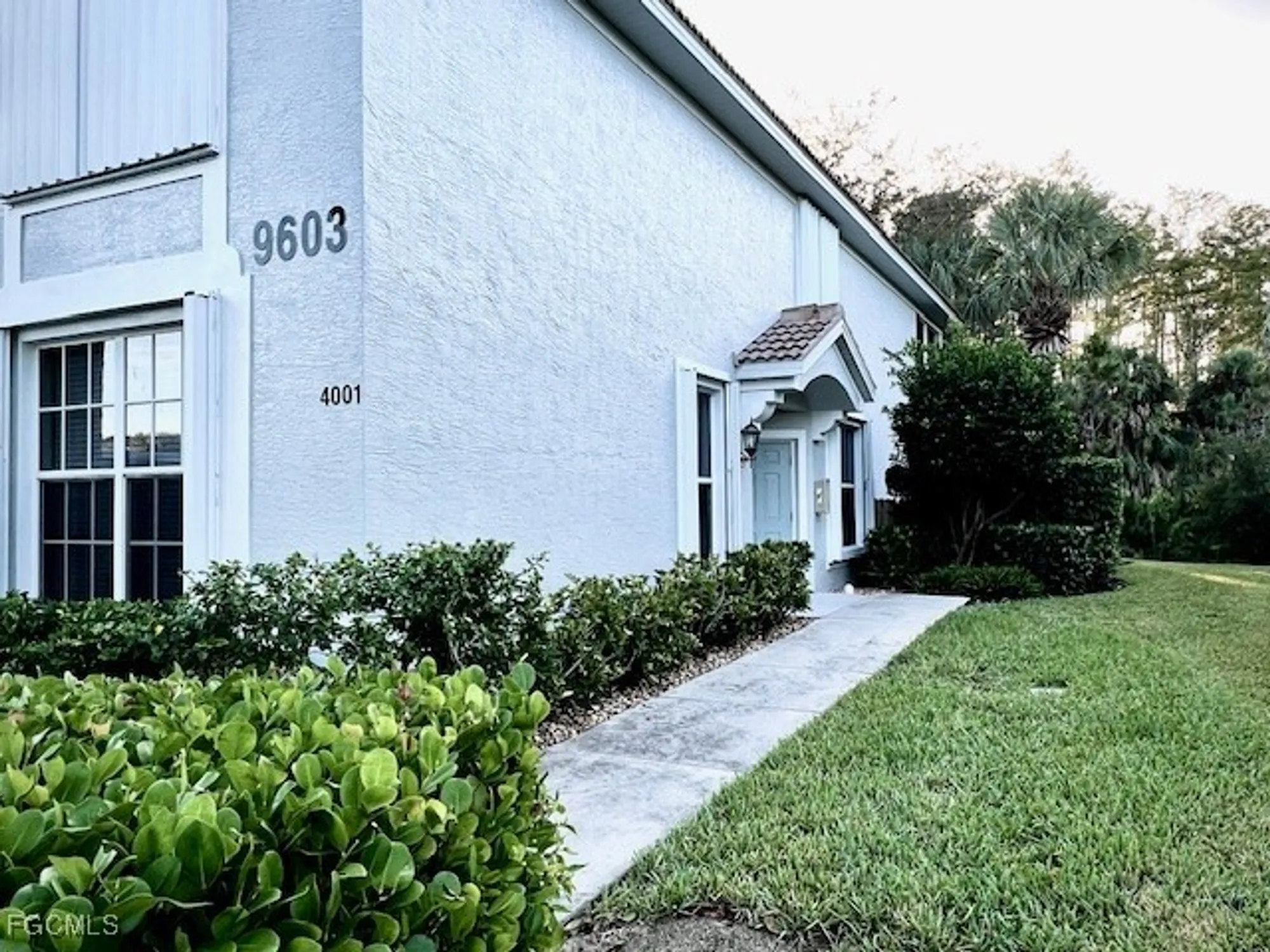 Property Slideshow image 2 of 42 | 9603 hemingway ln 4001, Fort Myers, FL, 33913
