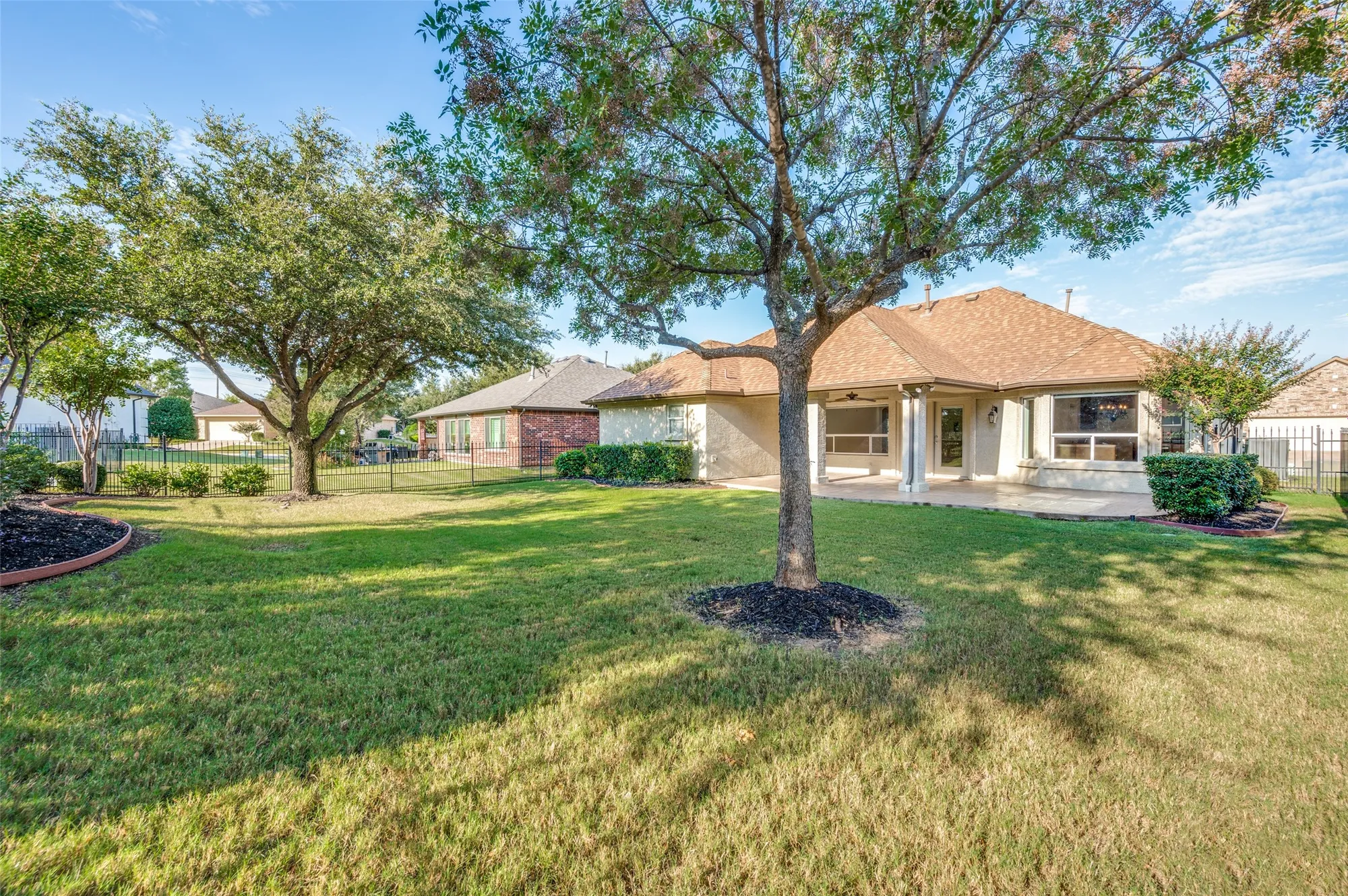 Property Slideshow image 24 of 26 | 11009 southerland dr, Denton, TX, 76207