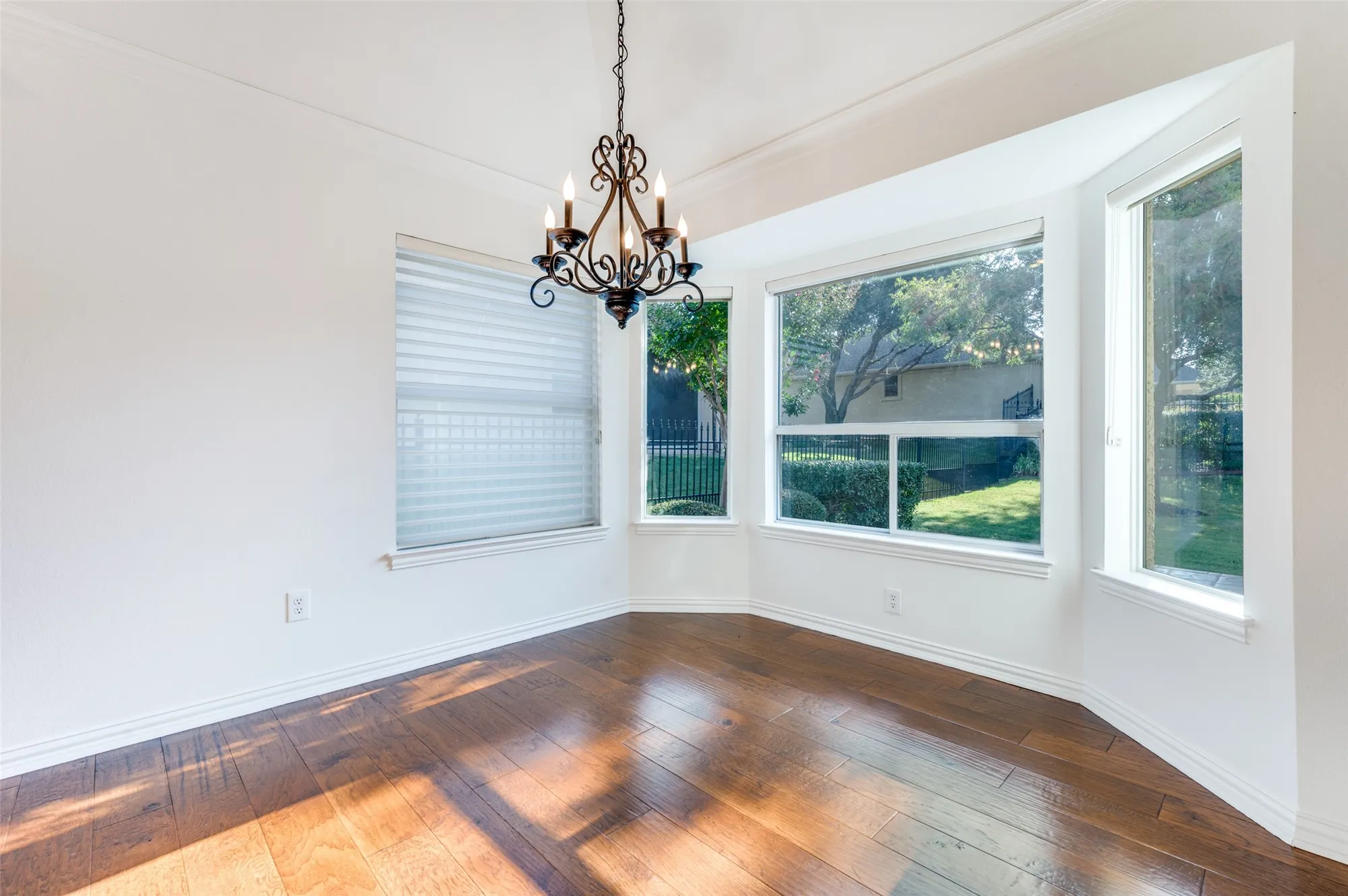 Property Slideshow image 4 of 26 | 11009 southerland dr, Denton, TX, 76207