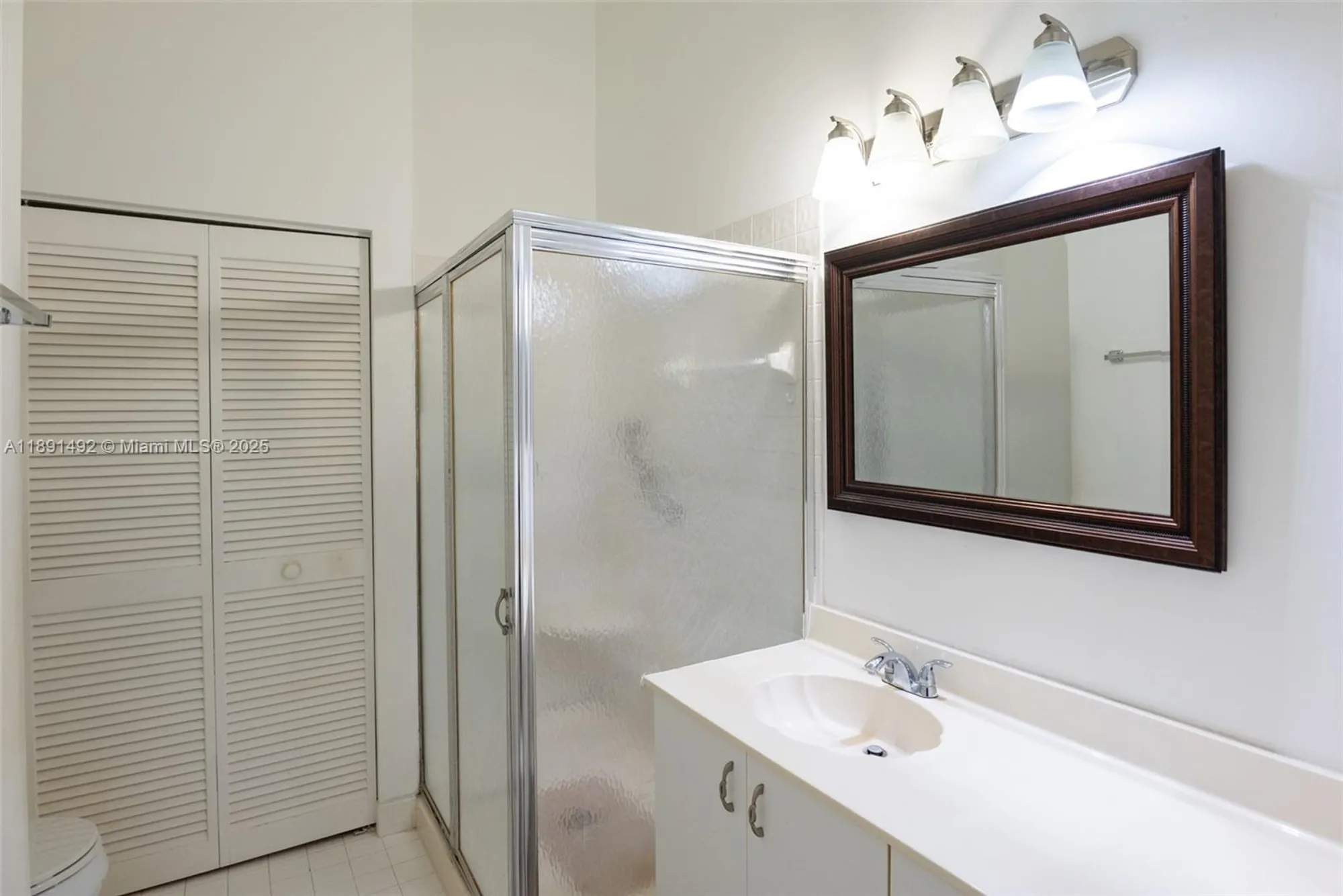 Property Slideshow image 19 of 33 | 5016 rose hill dr 2303, Boynton Beach, FL, 33437