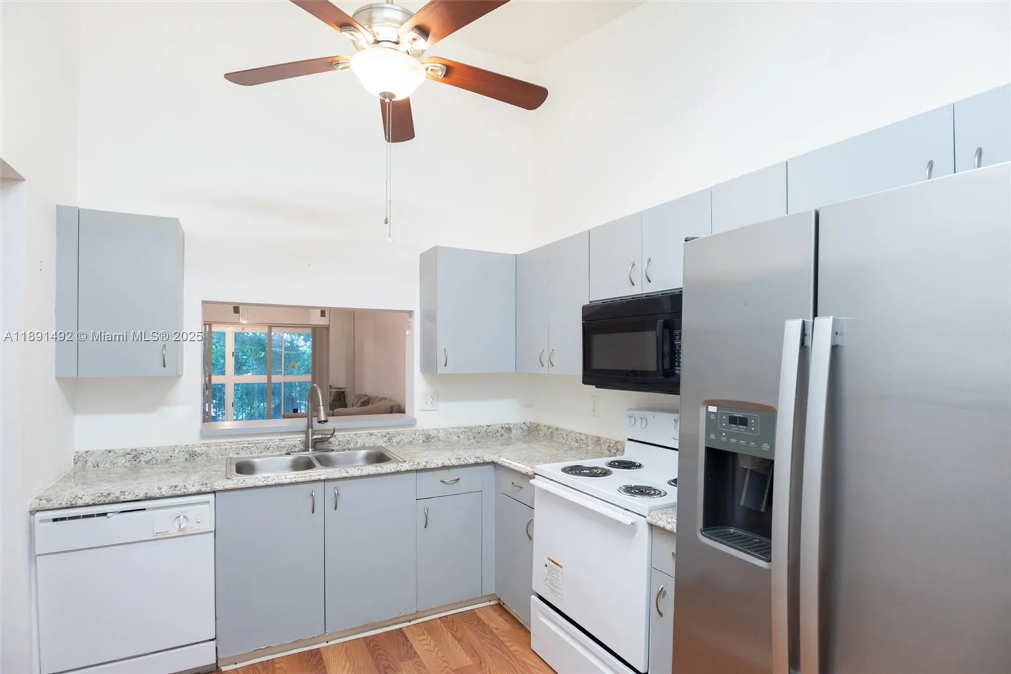 Property Slideshow image 11 of 33 | 5016 rose hill dr 2303, Boynton Beach, FL, 33437