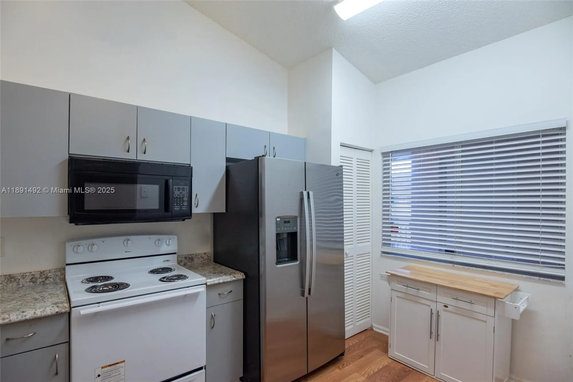 Property Slideshow image 12 of 33 | 5016 rose hill dr 2303, Boynton Beach, FL, 33437